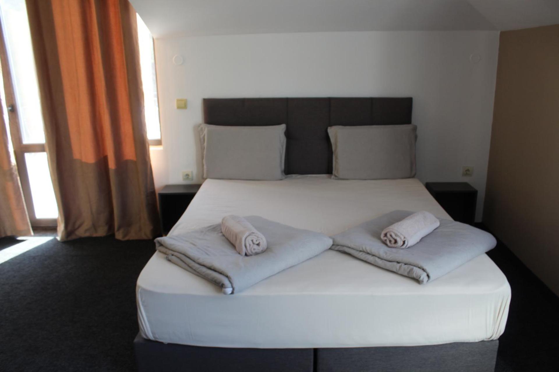 Junior Suite with Hot Tub - Photo 1