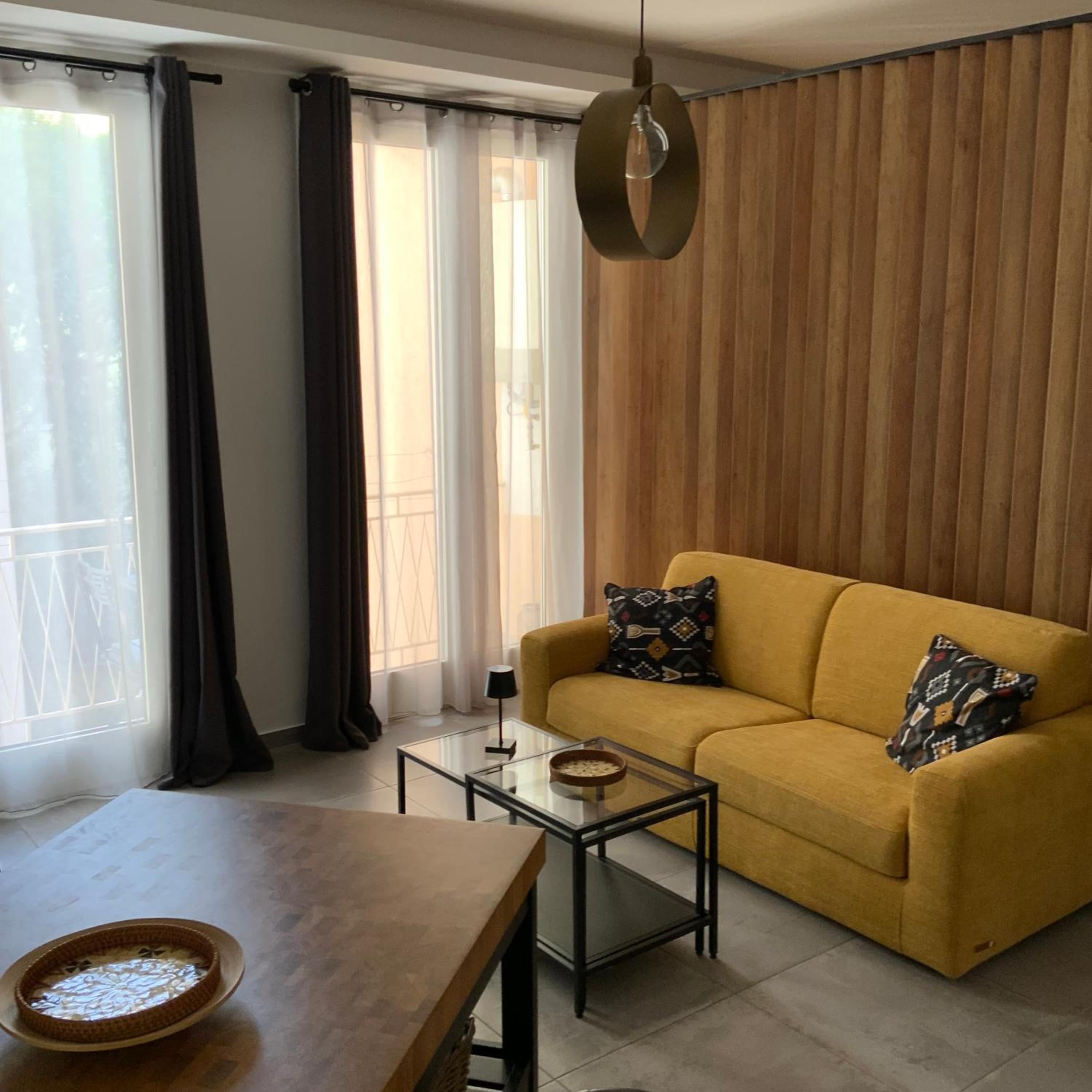 One-Bedroom Apartment