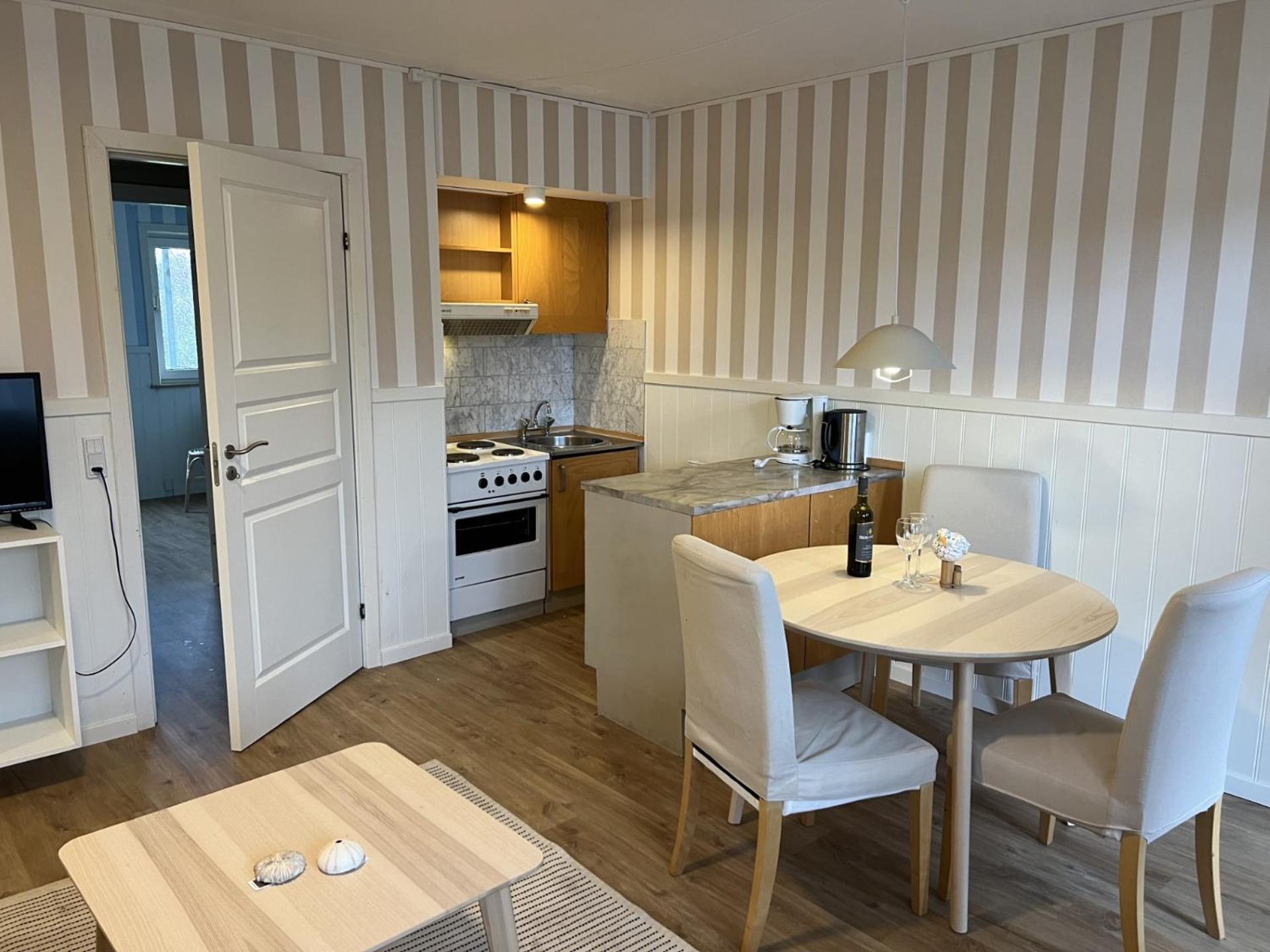 One-Bedroom Apartment with South Facing Terrace photo 3