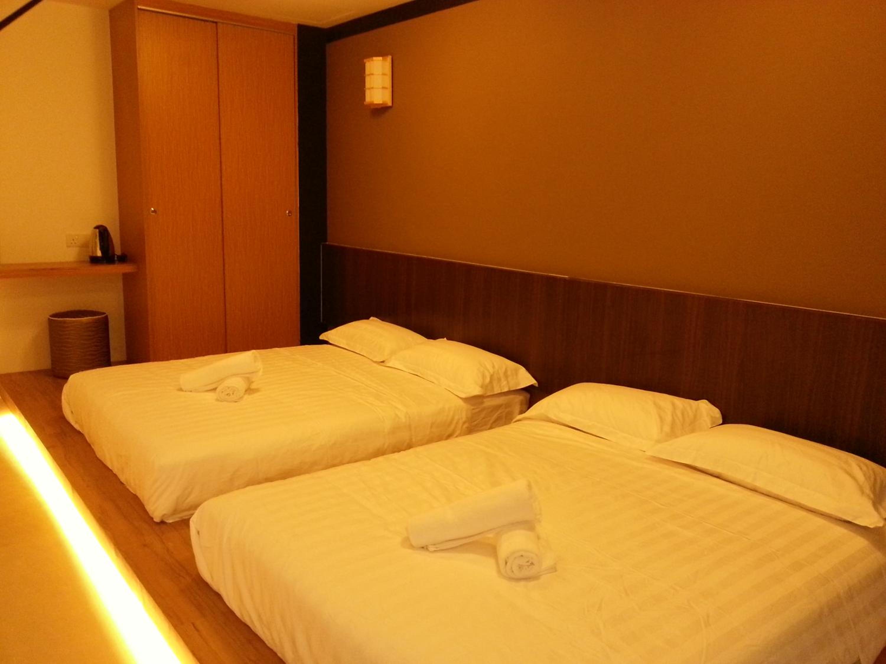 Japanese Family With Window photo 1