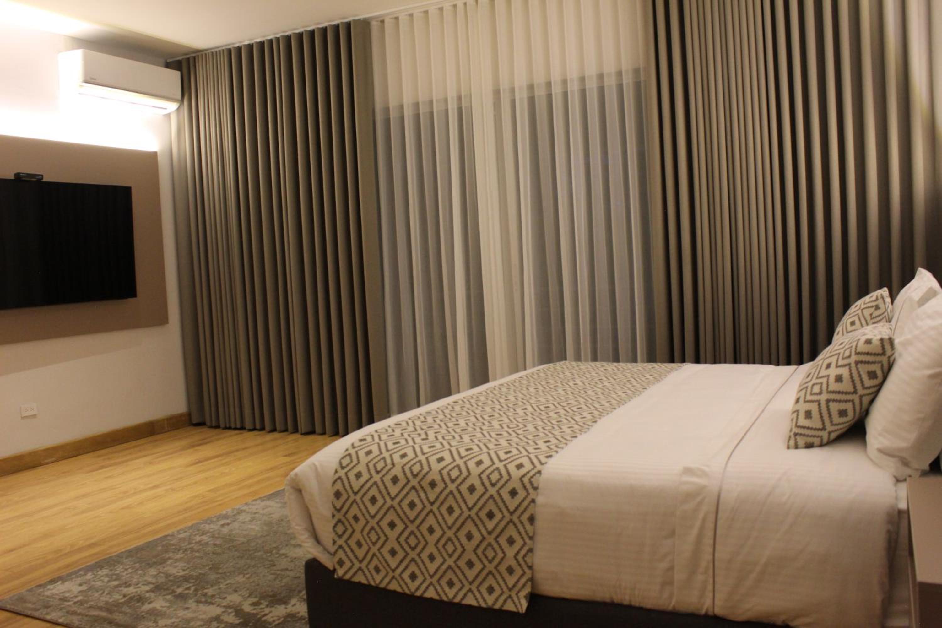 Deluxe Junior Suite photo 3