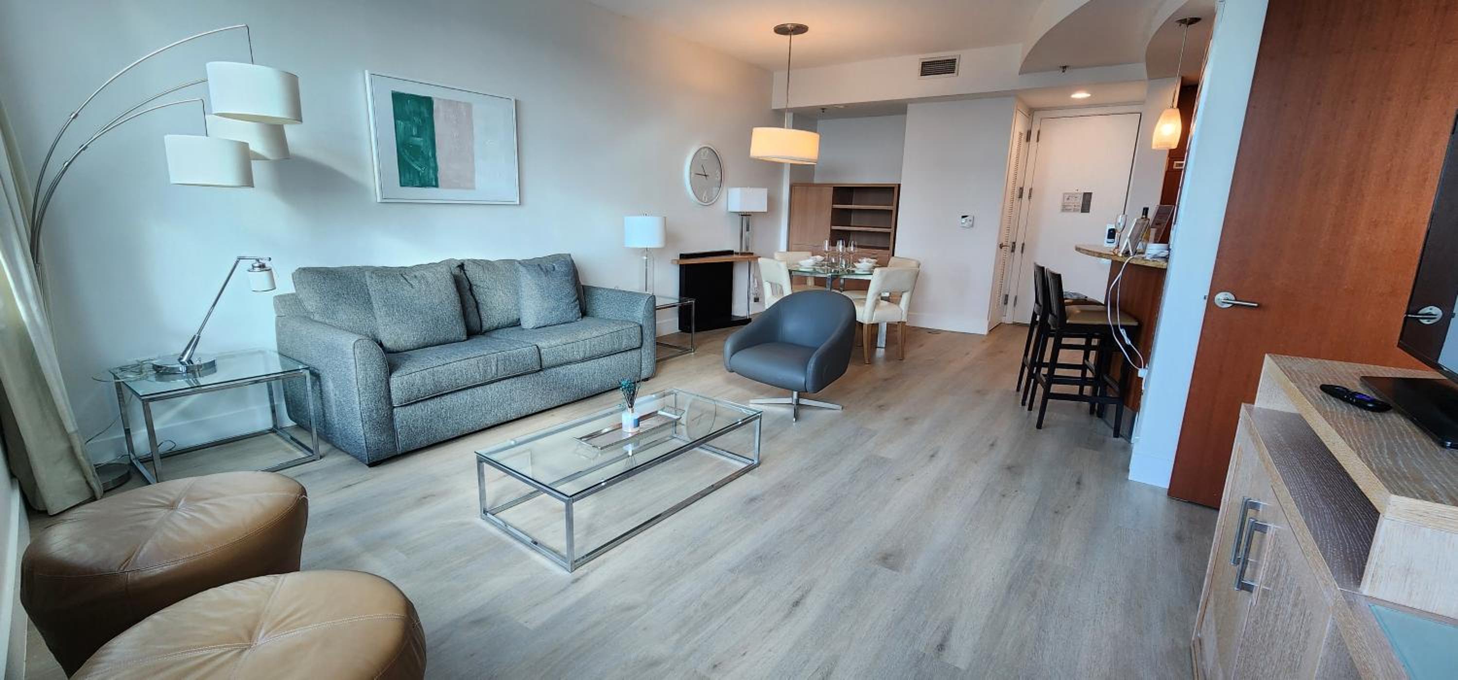 One-Bedroom Apartment photo 1