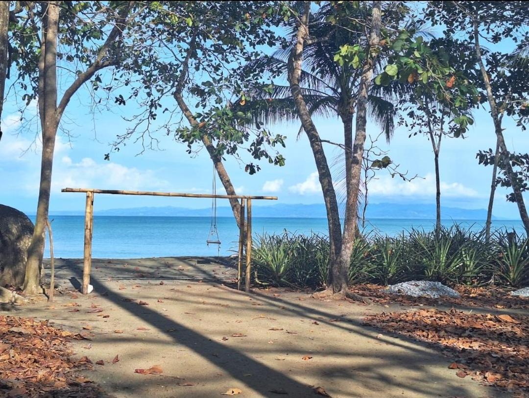 Bungalow - Beach Front photo 2