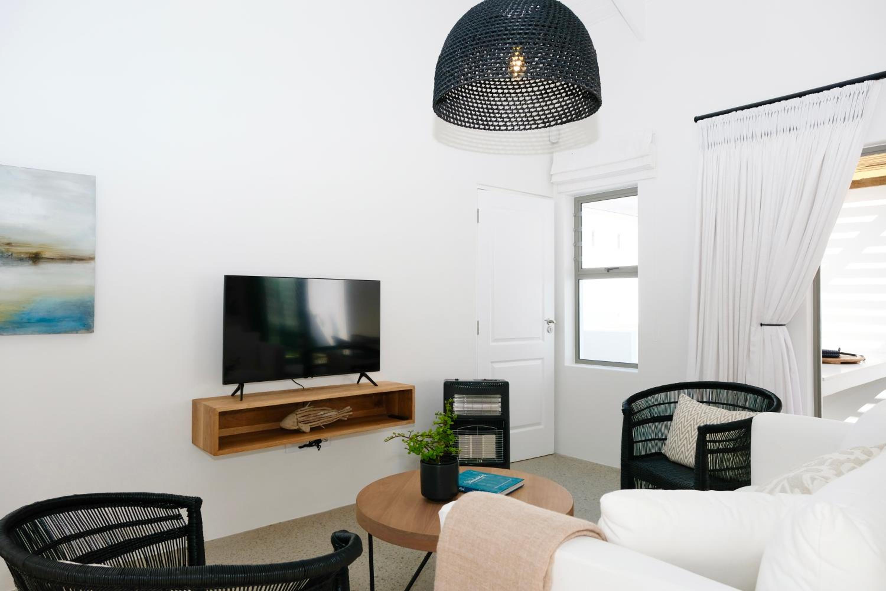 Three-Bedroom Villa photo 1