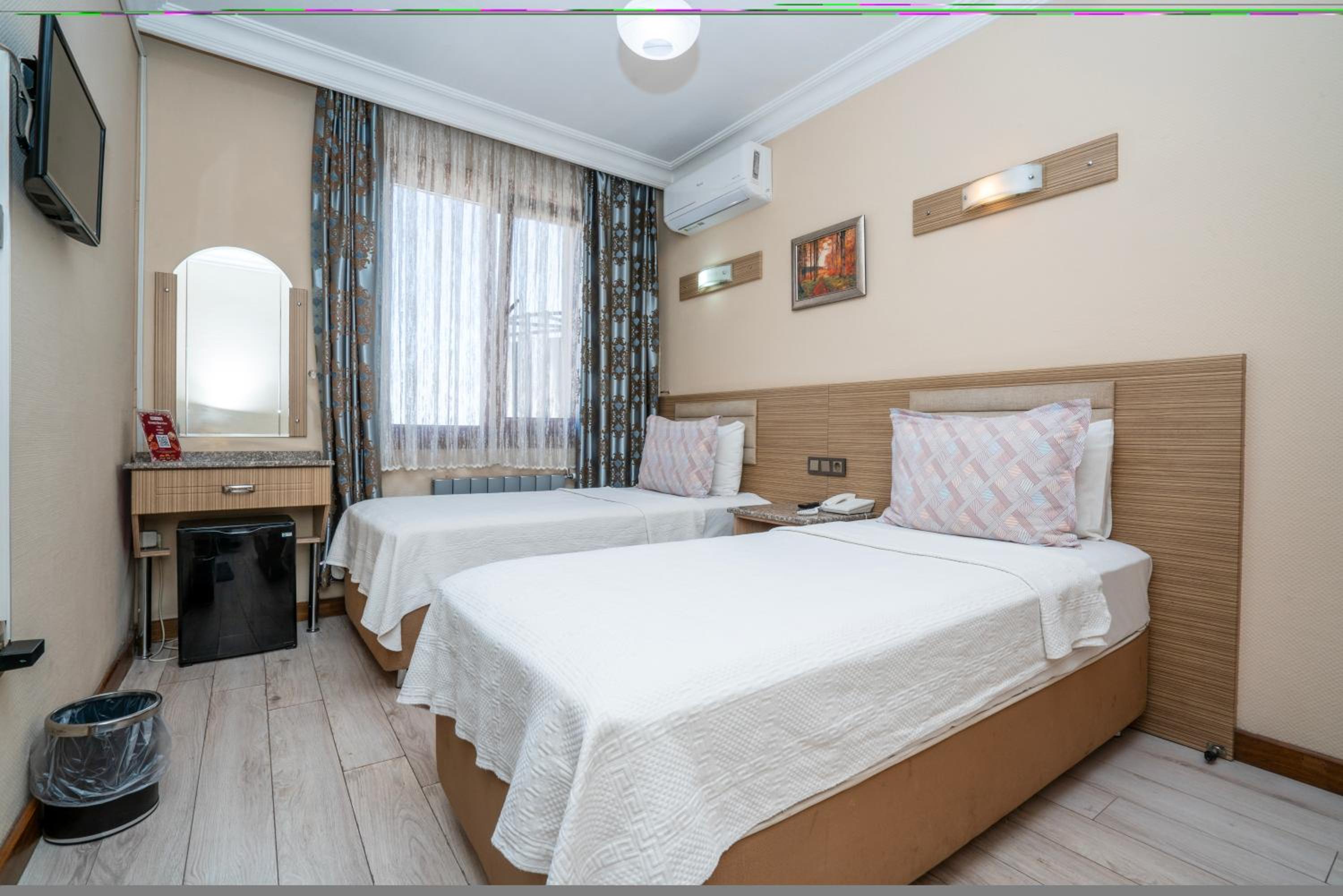 Standard Twin Room photo 2