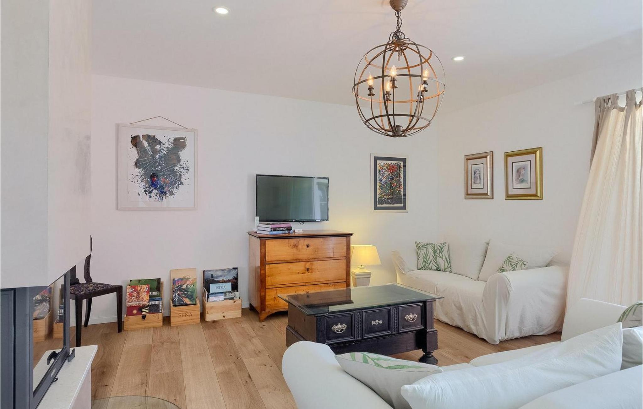 Four-Bedroom Vacation Home photo 1