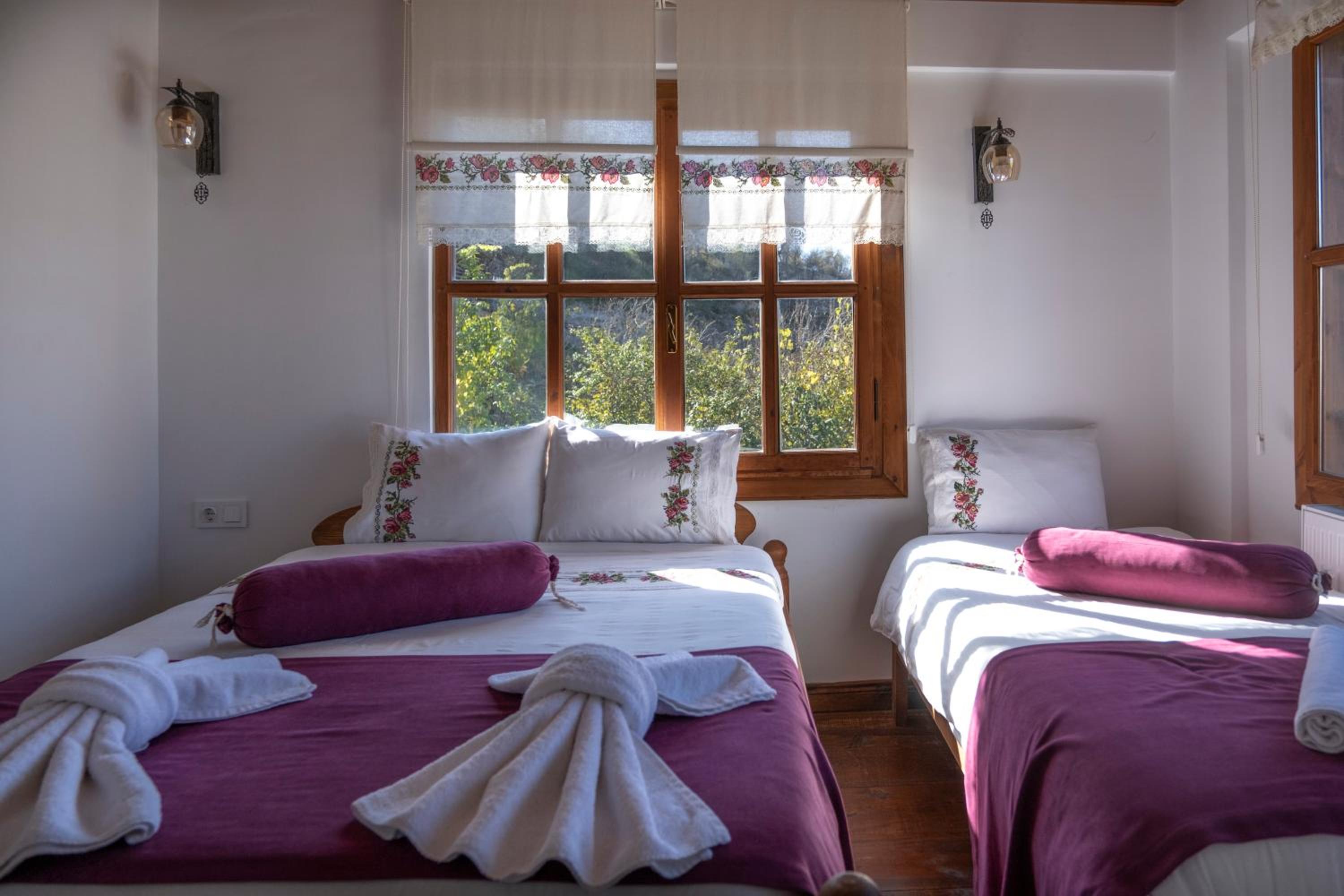 Economy Triple Room