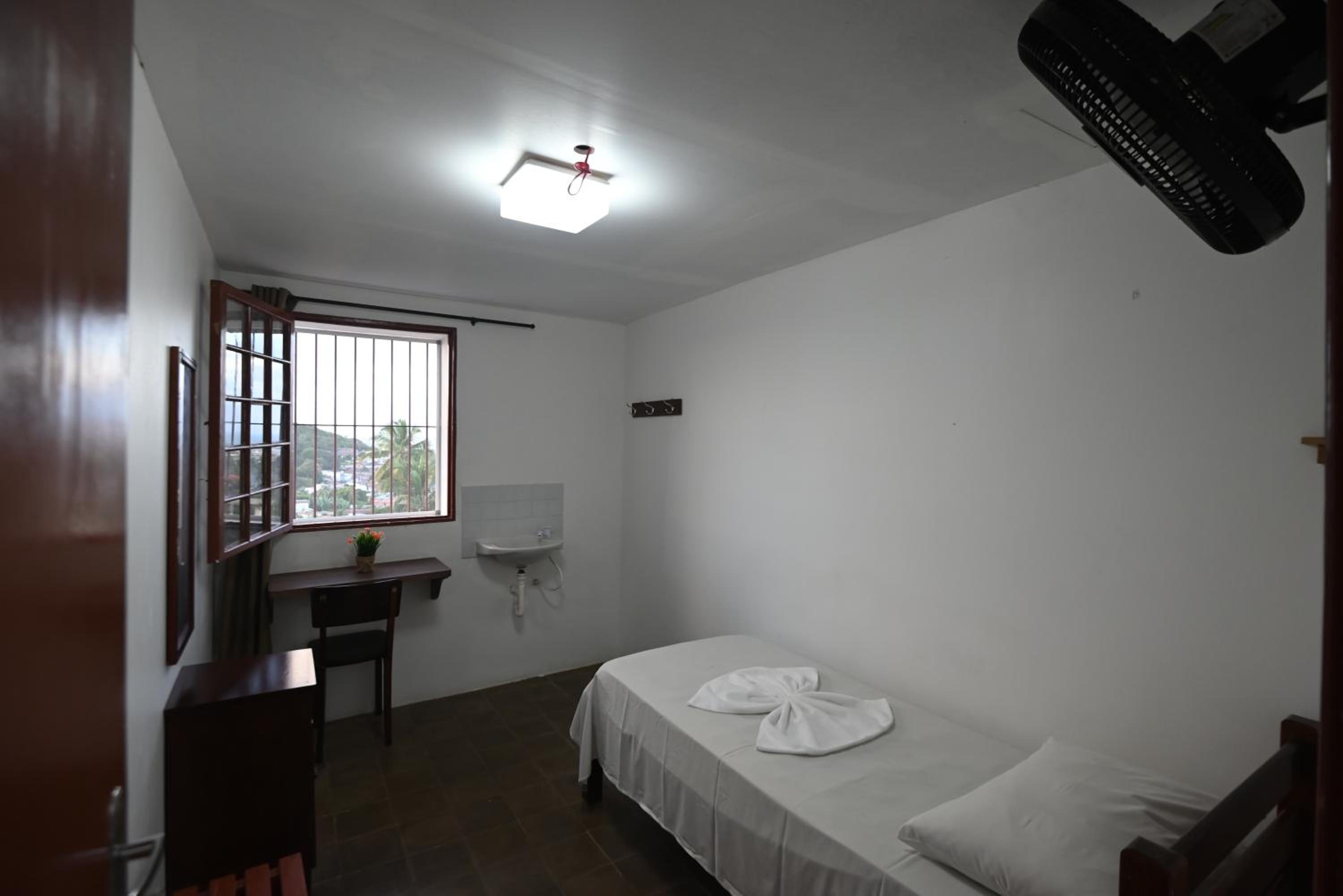 Single Room with Shared Bathroom