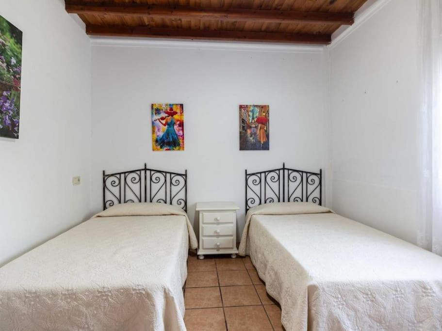 Three-Bedroom House photo 3