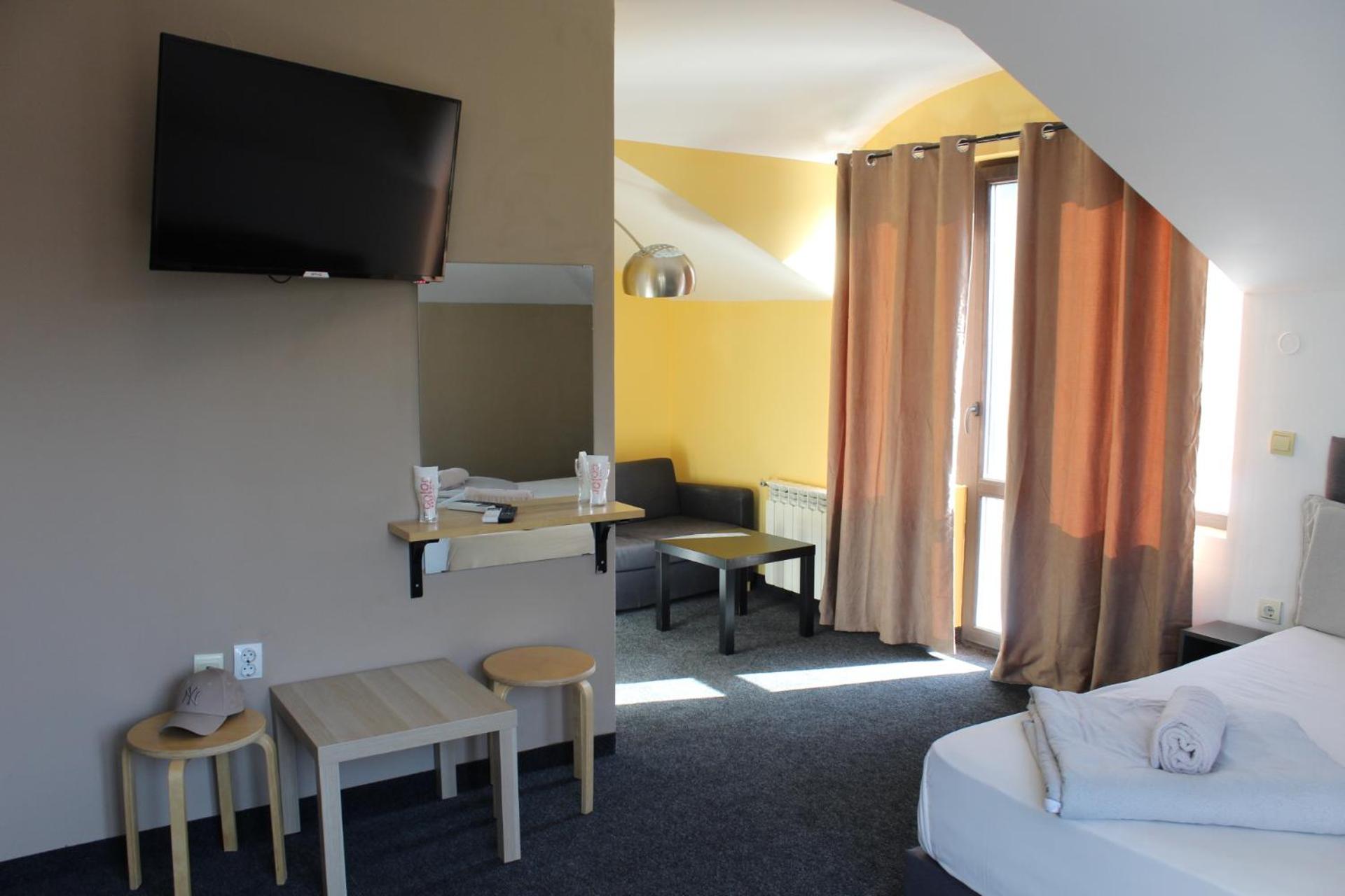Junior Suite with Hot Tub - Photo 2