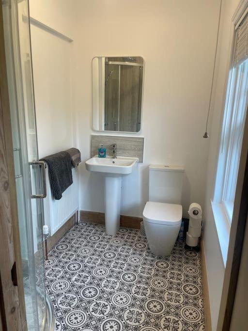 Three-Bedroom House photo 2
