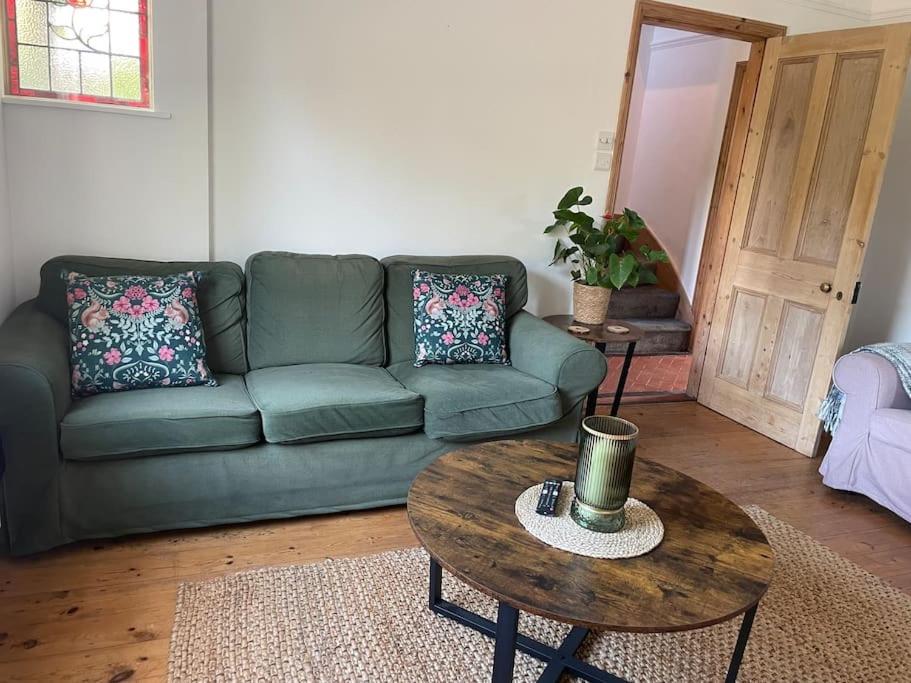 Three-Bedroom House photo 3