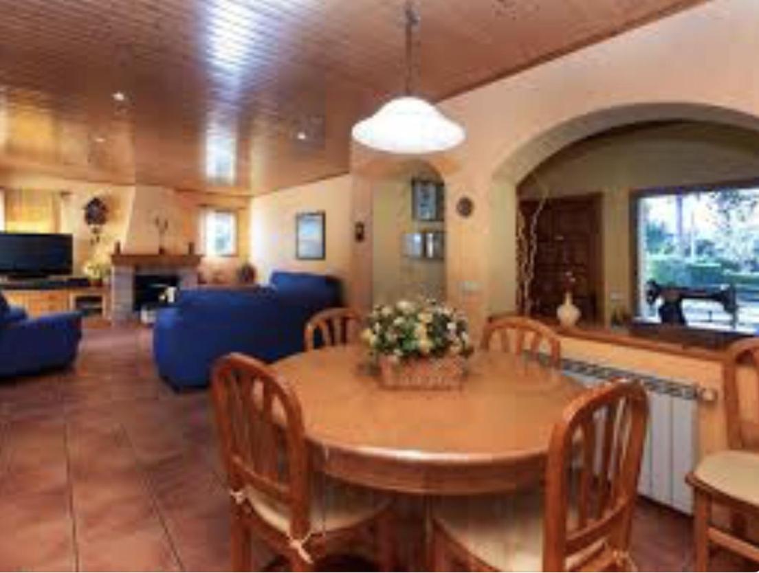 Four-Bedroom House photo 2