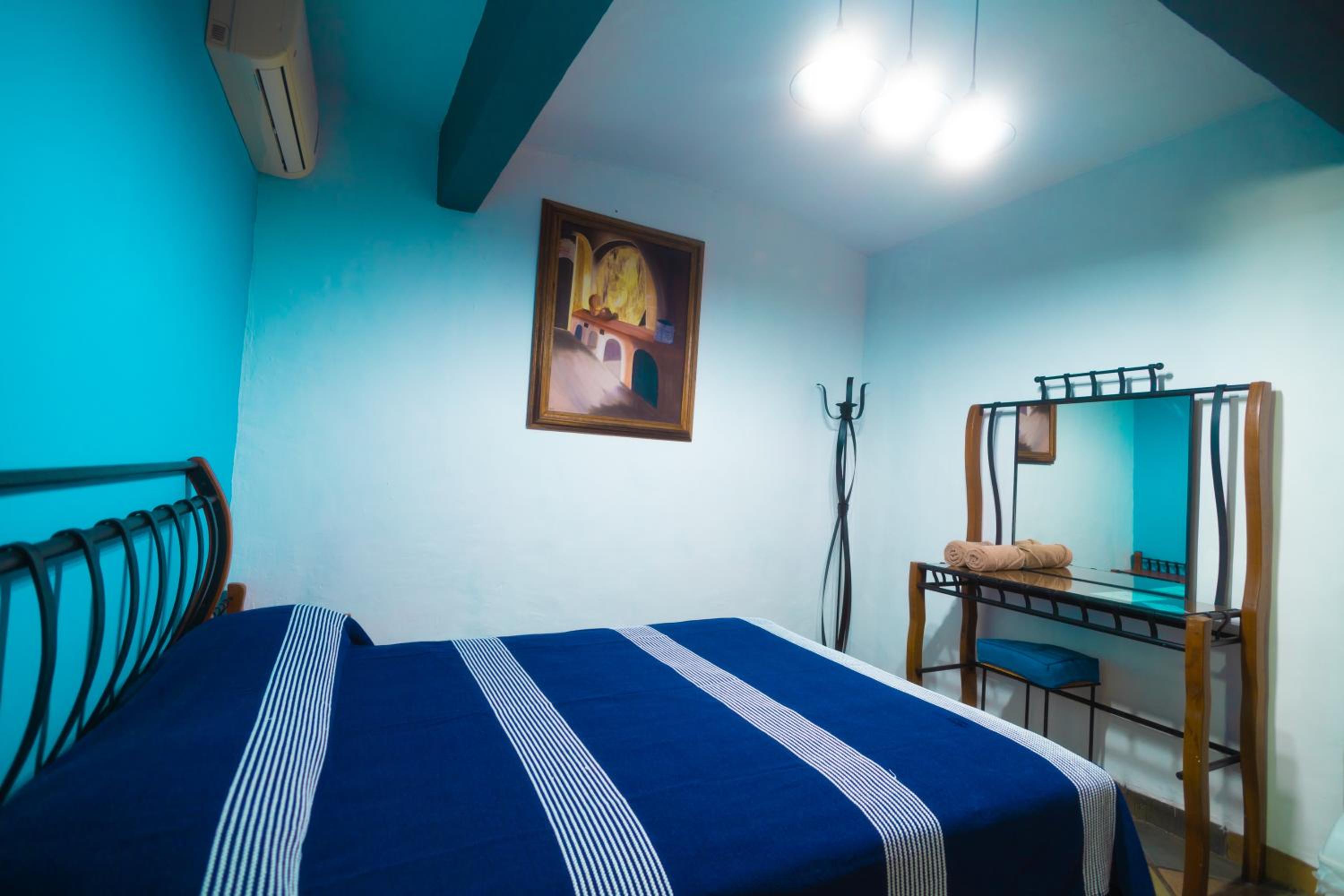 Standard Double Room - Photo 10