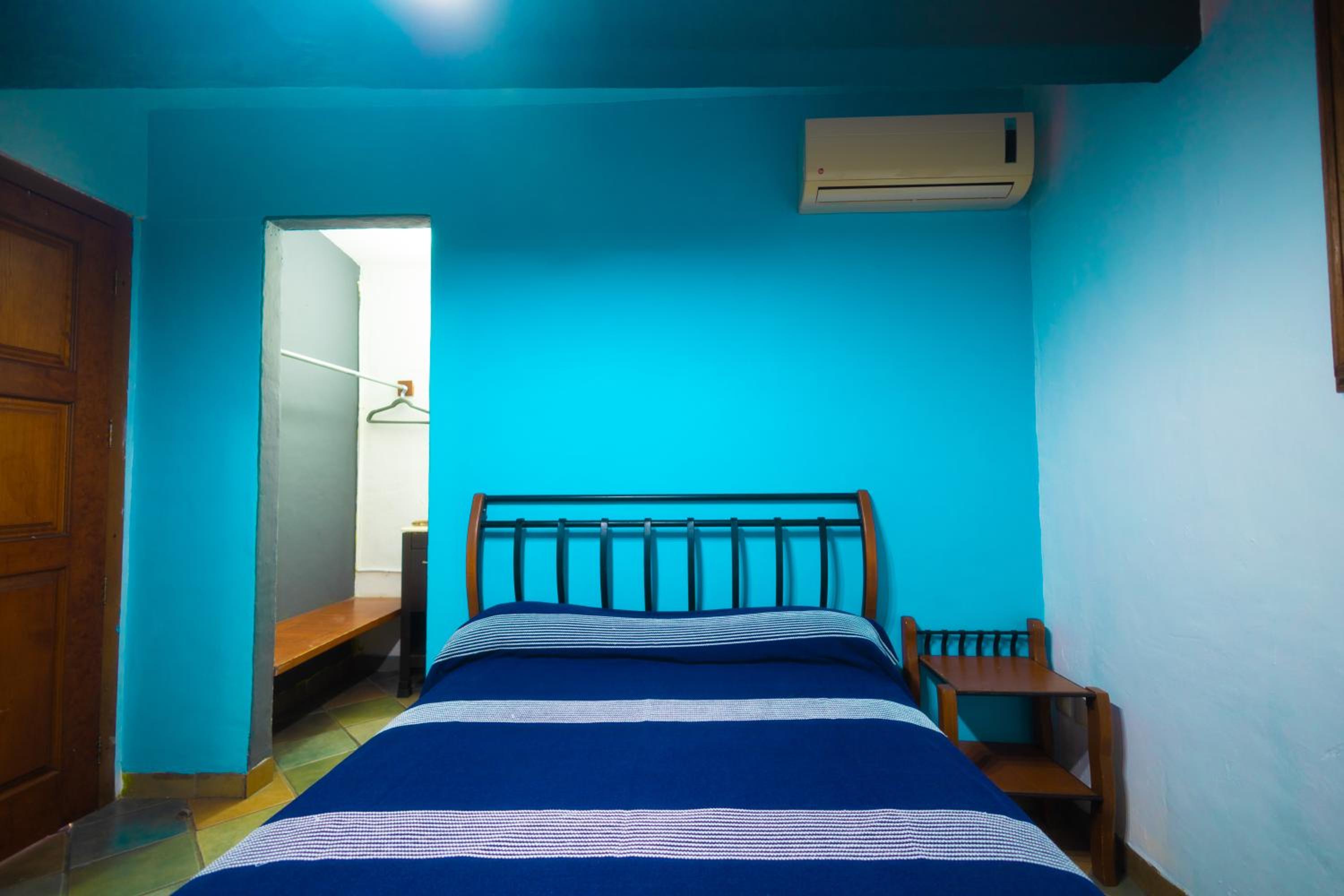 Standard Double Room - Photo 9