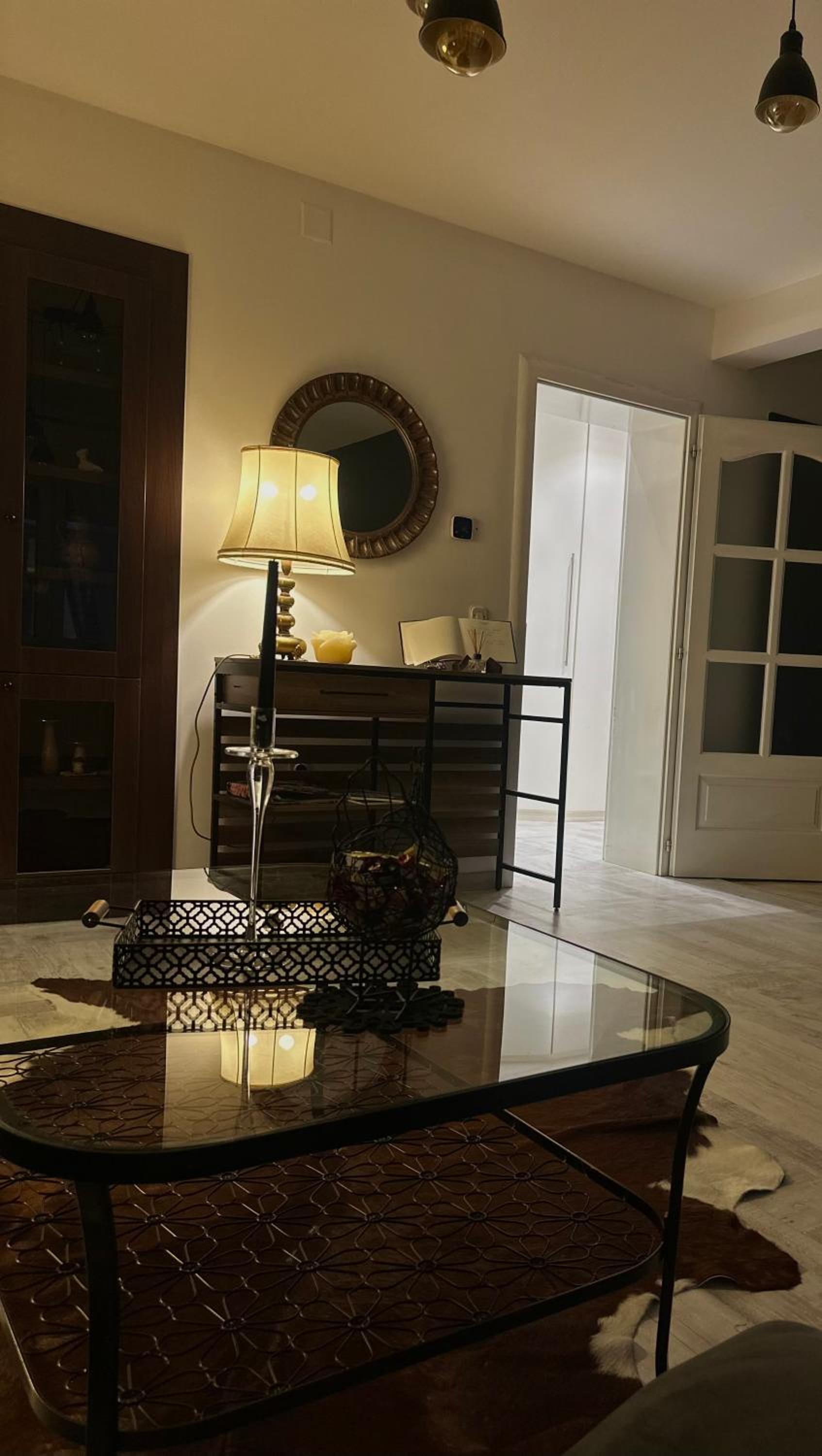 One-Bedroom Apartment - Photo 1