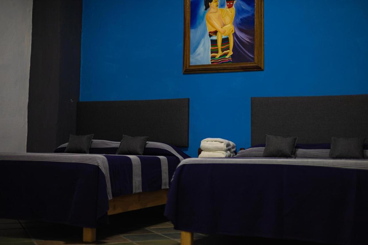 Economy Twin Room - Photo 10