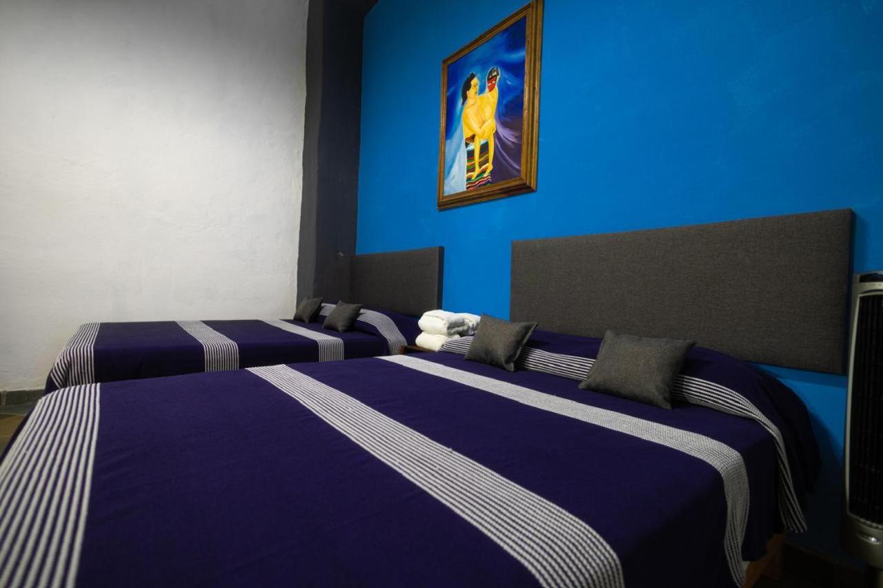 Economy Twin Room - Photo 8