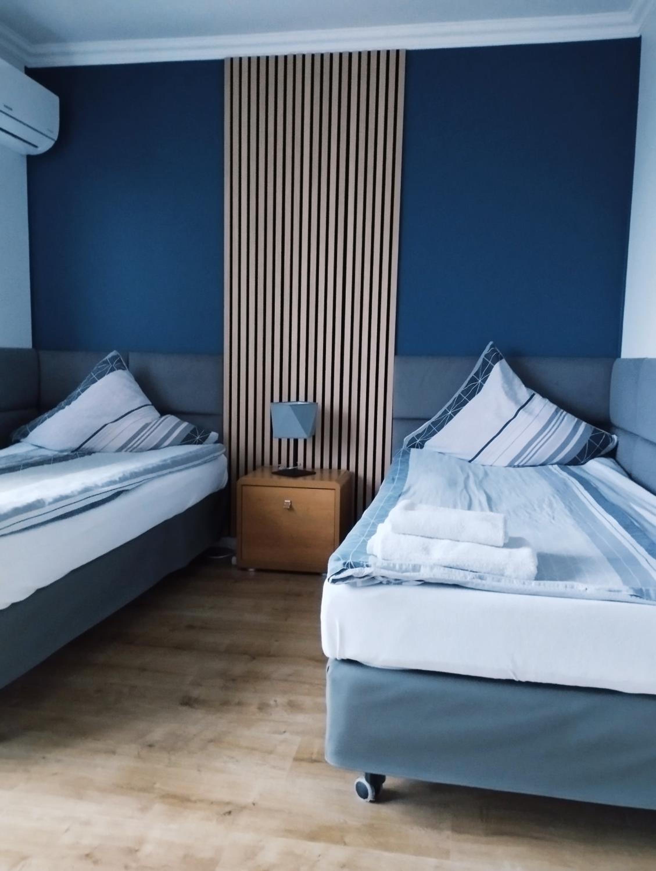 Twin Room - Photo 1