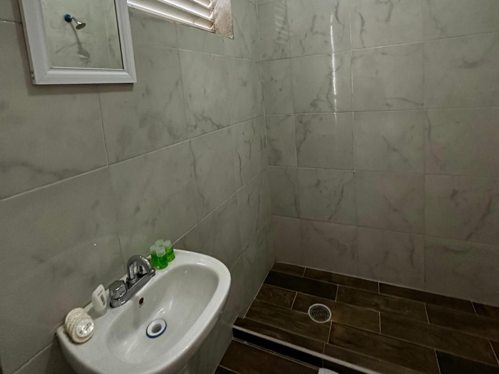 Quadruple Room with Bathroom photo 2