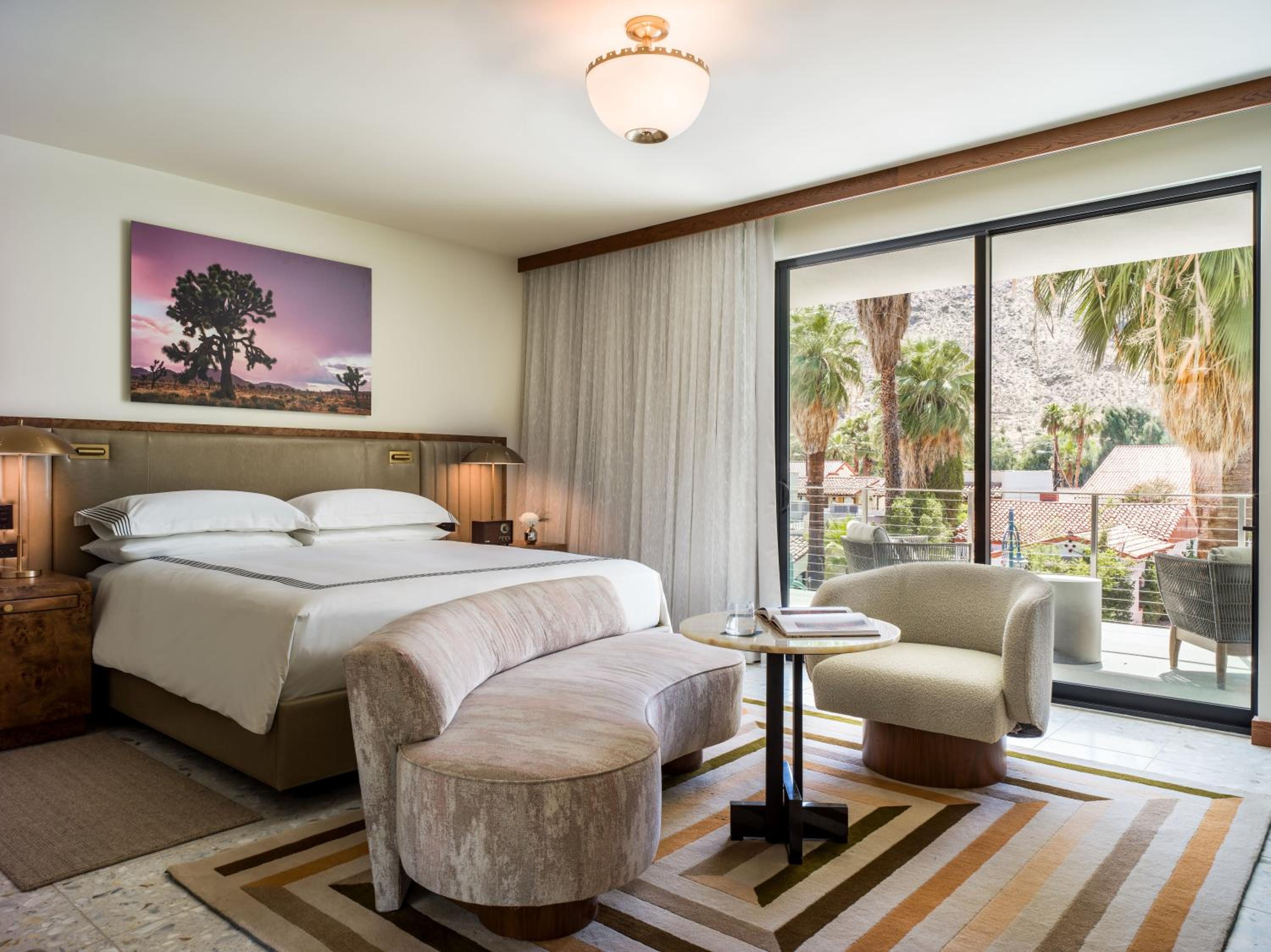 King Room with View and Balcony - Walk-Up Access - Photo 1