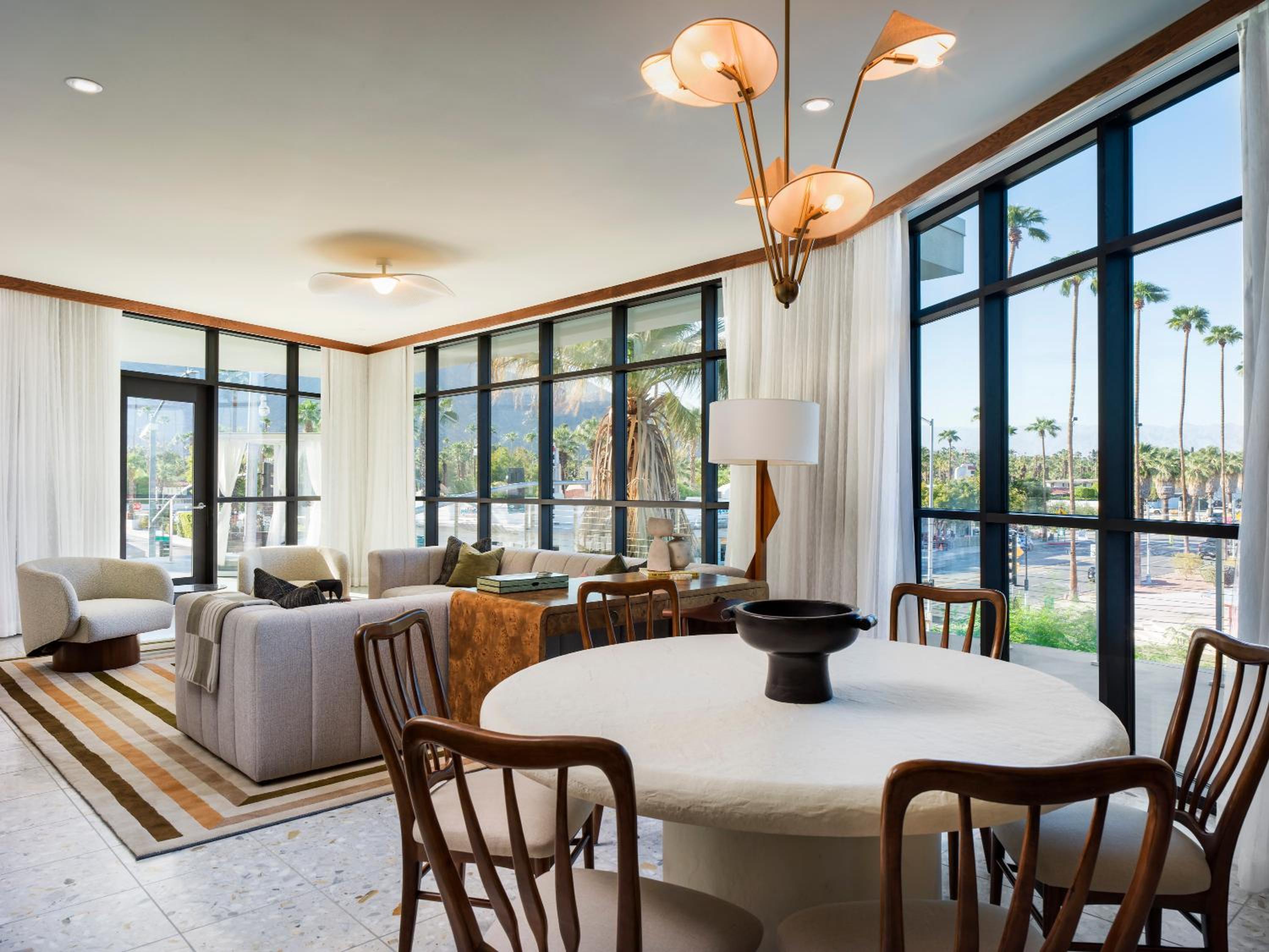 Vista Suite with Balcony - Photo 6