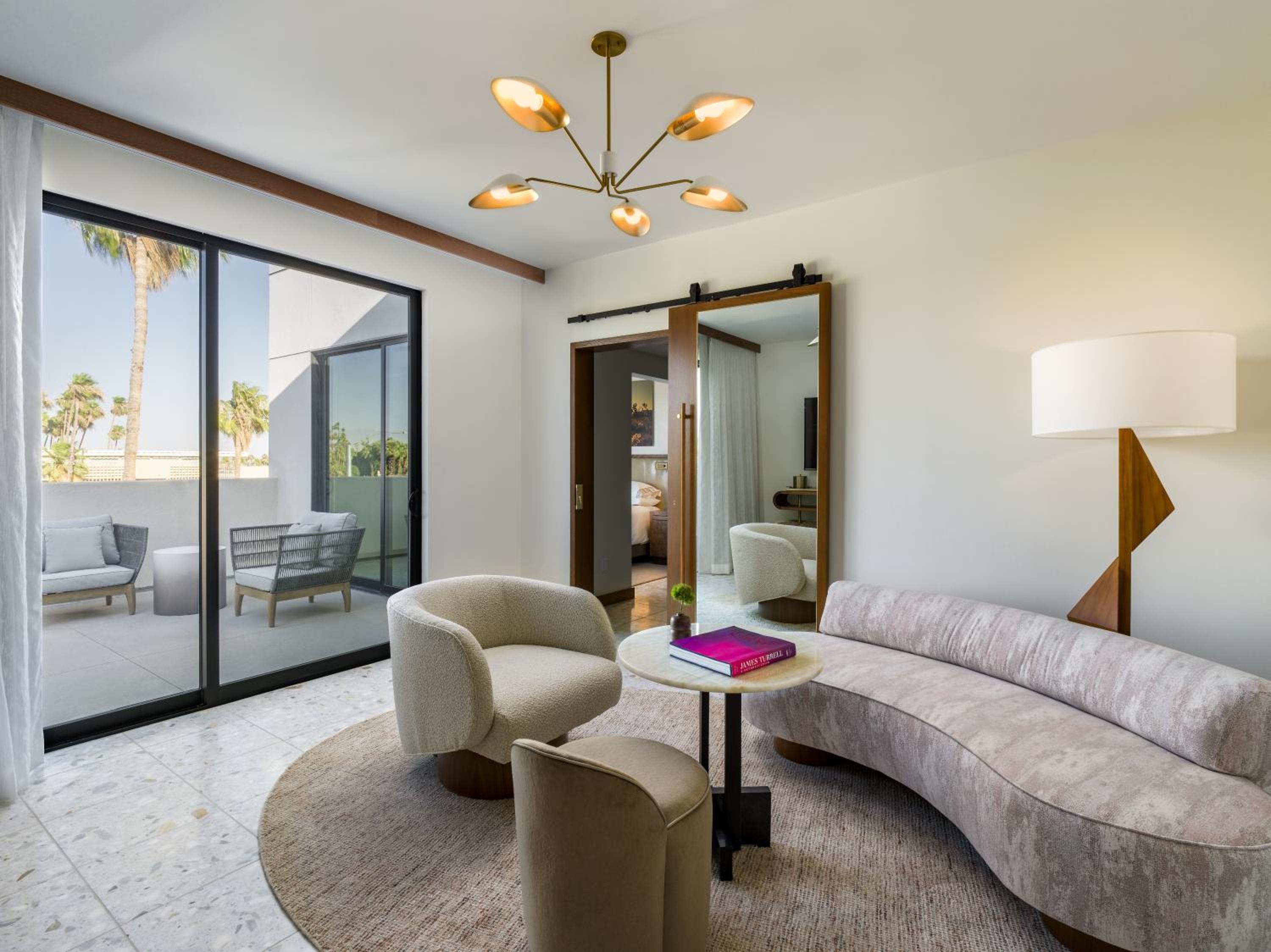 Vista Suite with Balcony - Photo 1