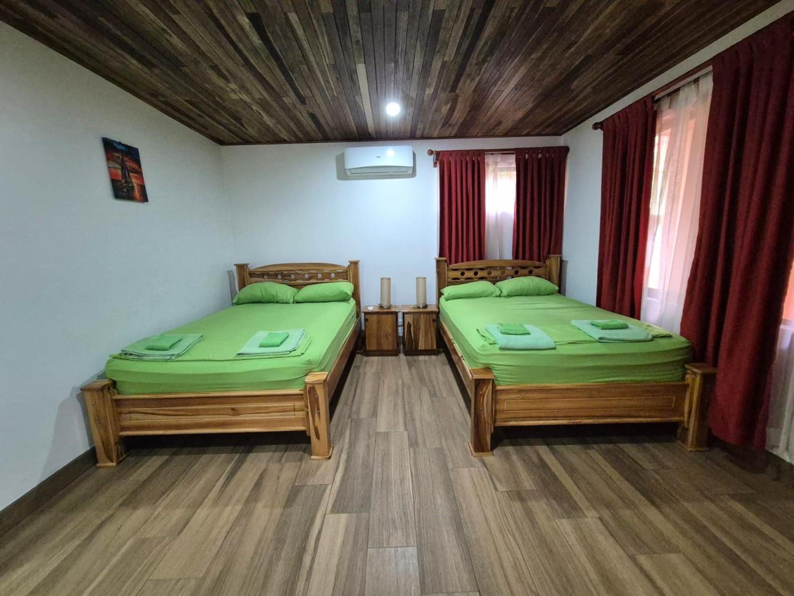 Superior Quadruple Room - Photo 8