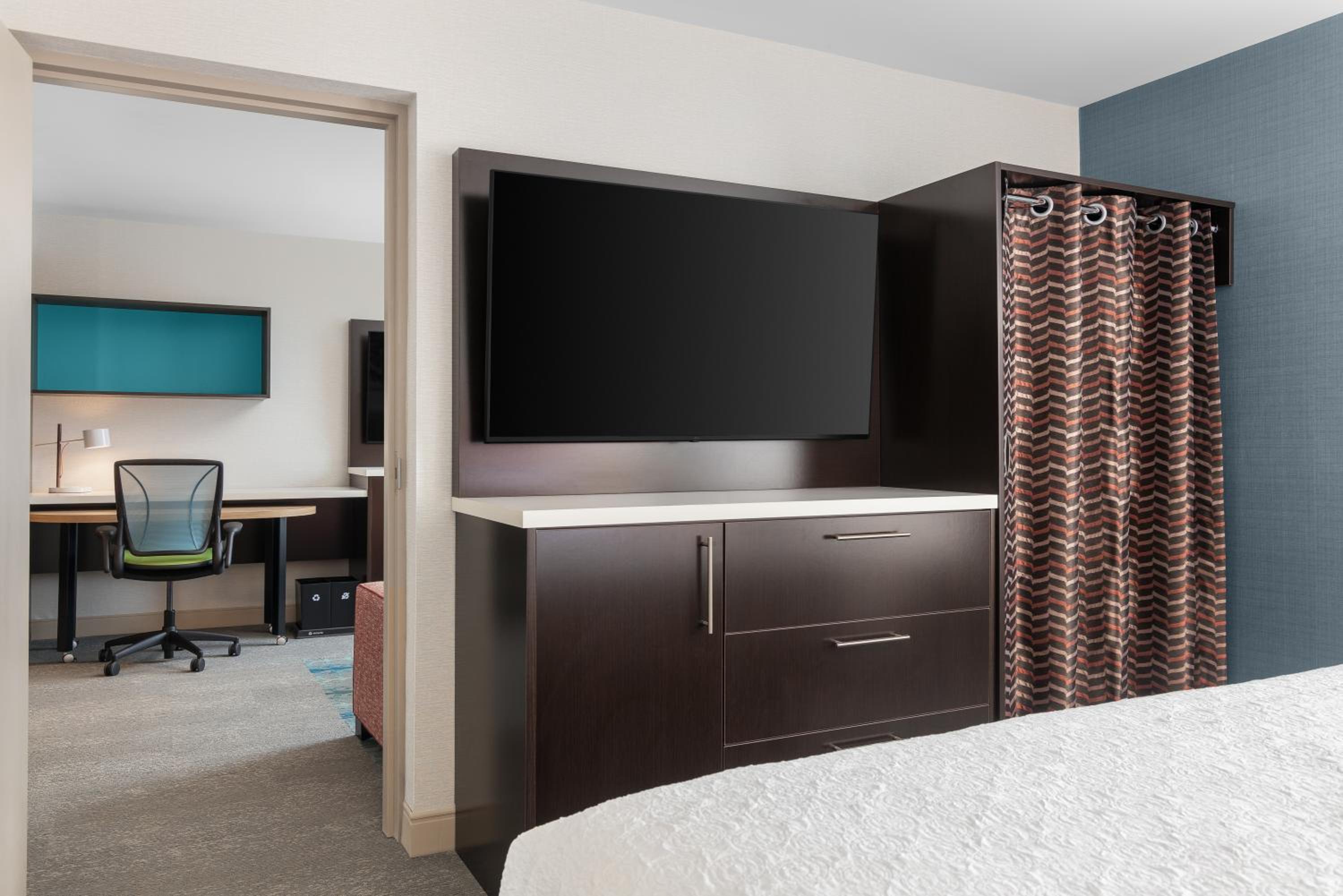 One-Bedroom Queen Suite with Two Queen Beds