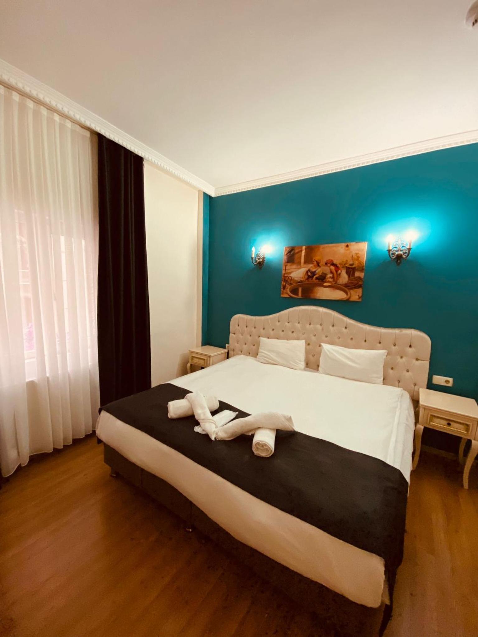Standard Double or Twin Room photo 1