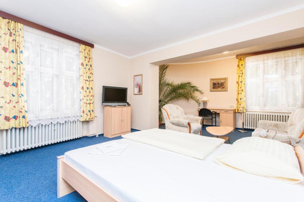 Double Room - Photo 3