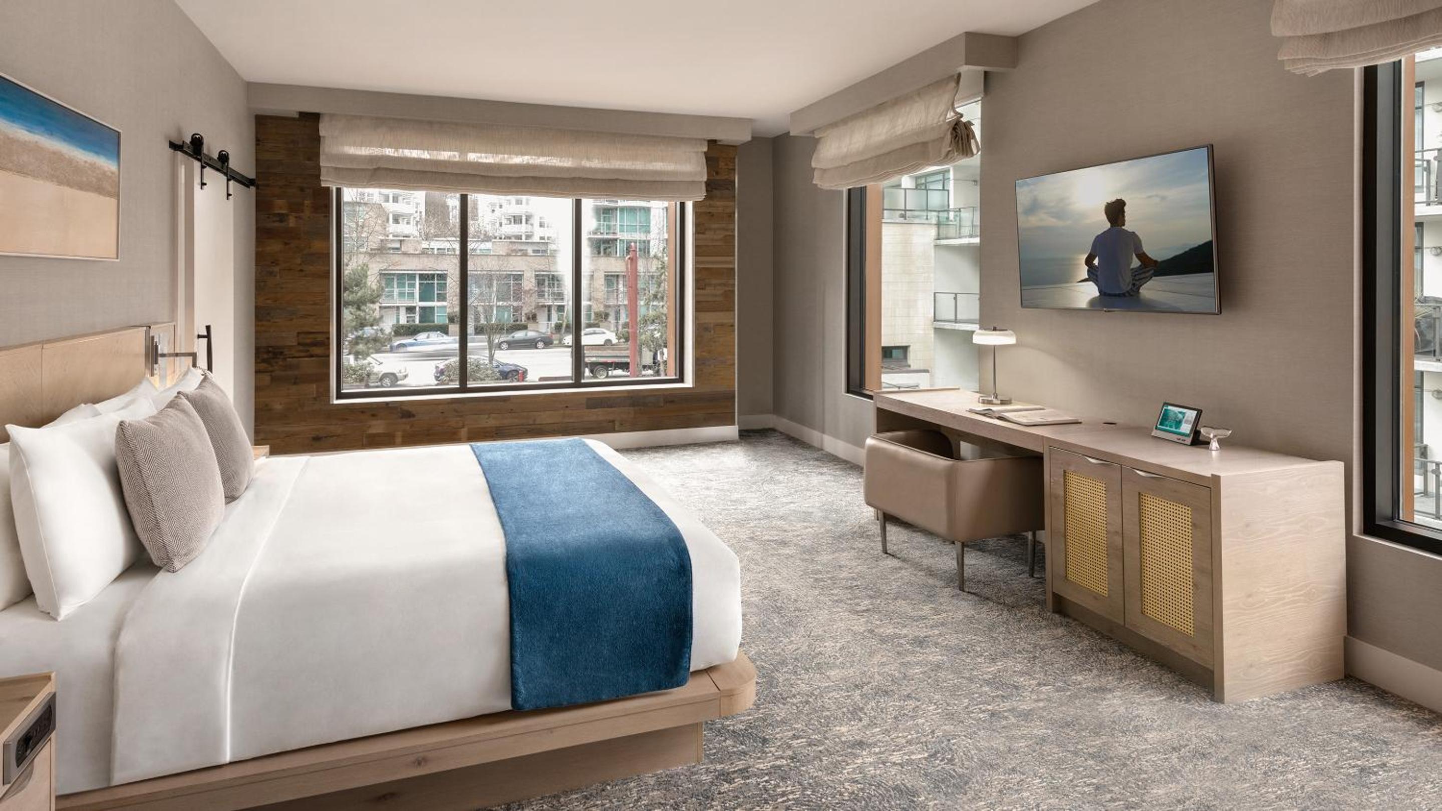 Superior Corner King Room - Photo 1