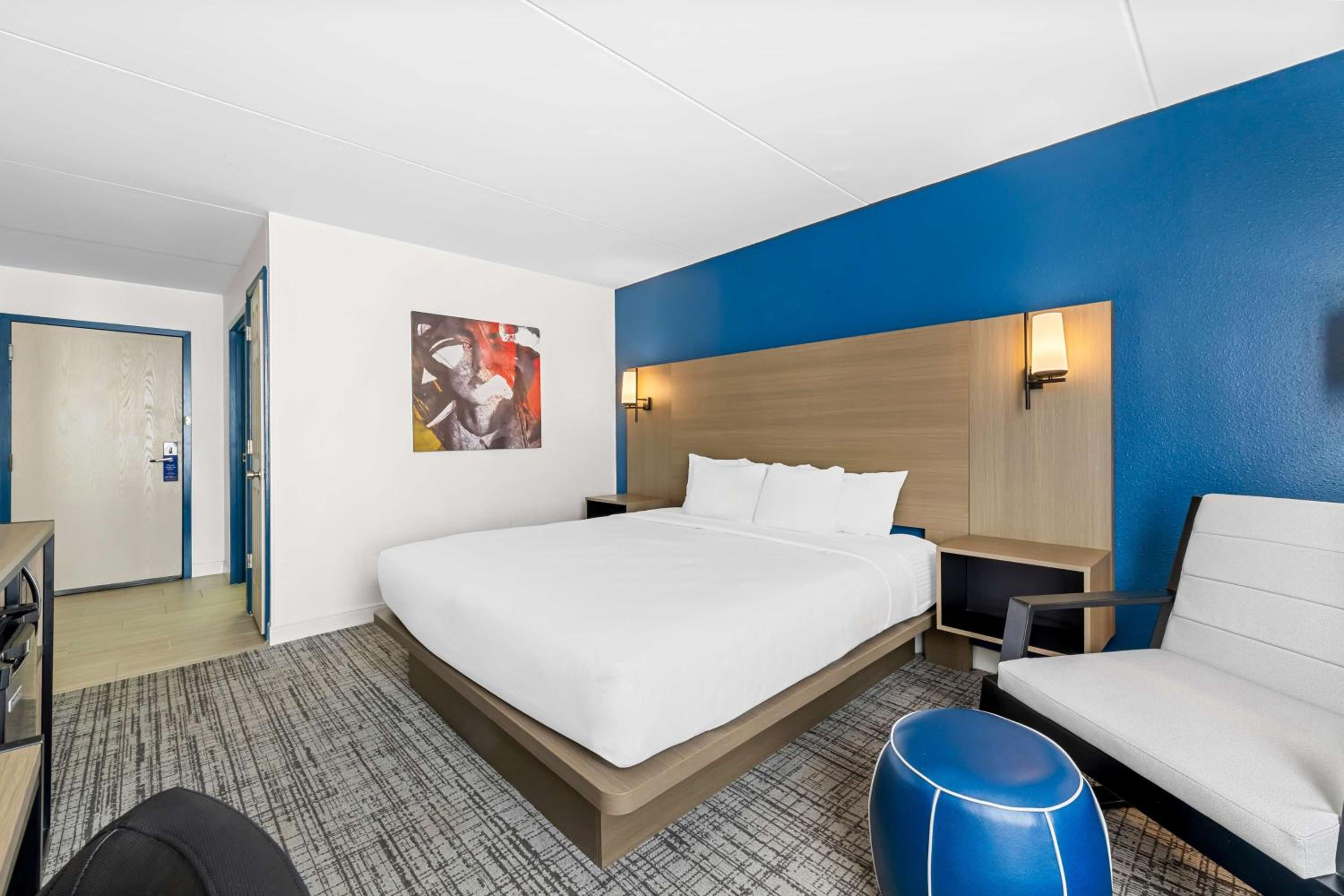 King Room With Bathtub - Disability Access