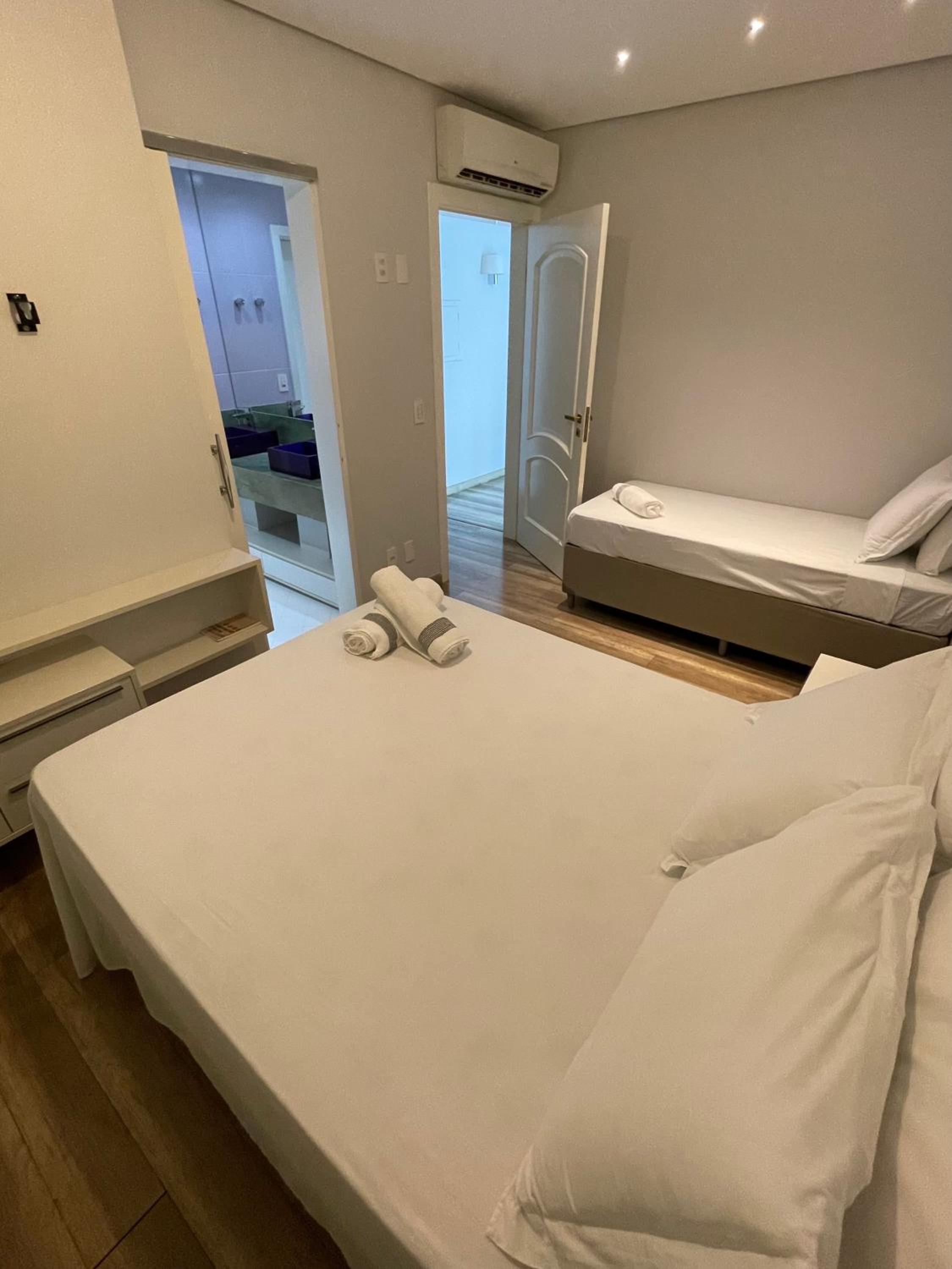 Basic Triple Room with Shared Bathroom photo 2
