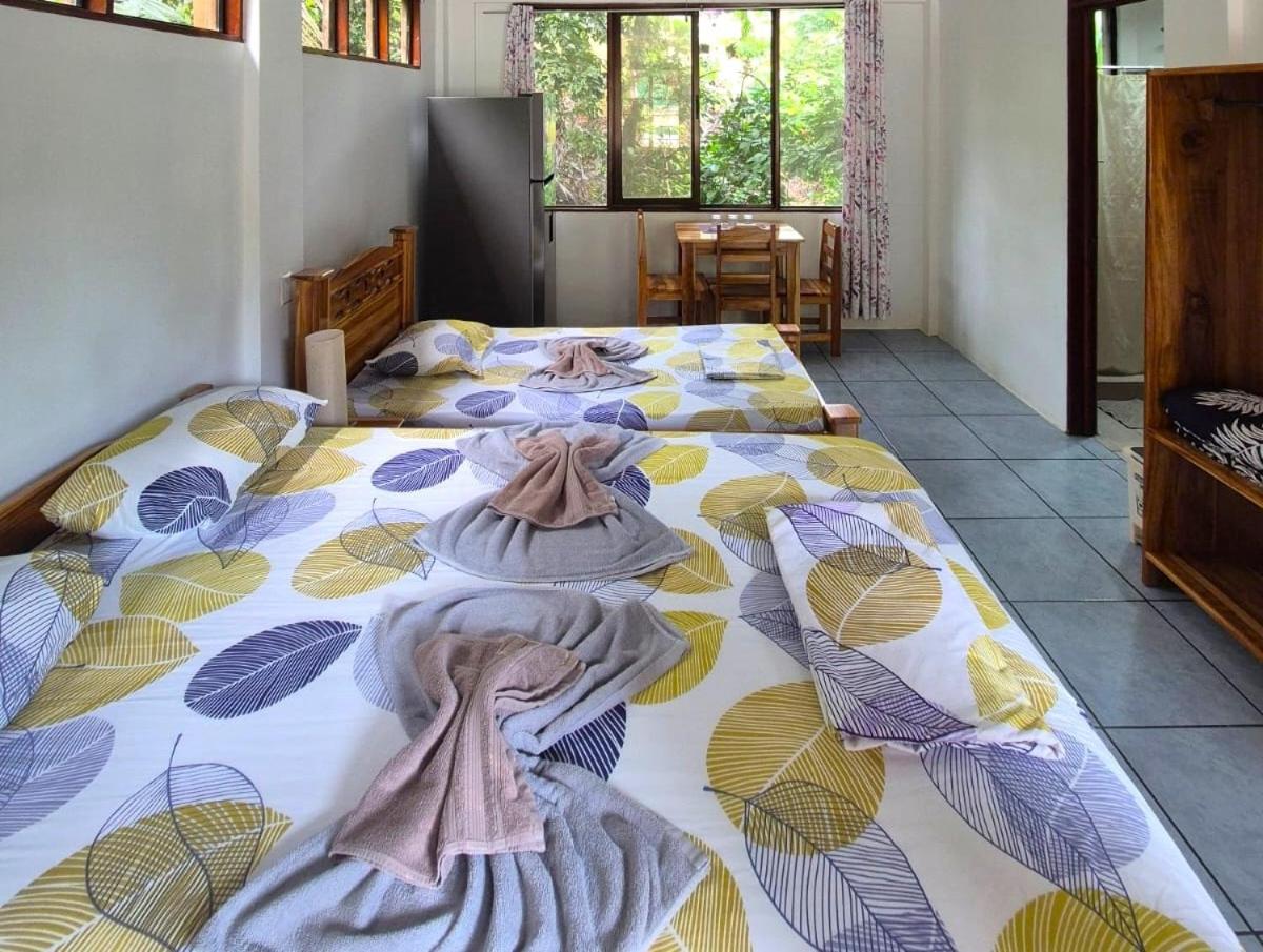 Standard Triple Room - Photo 4