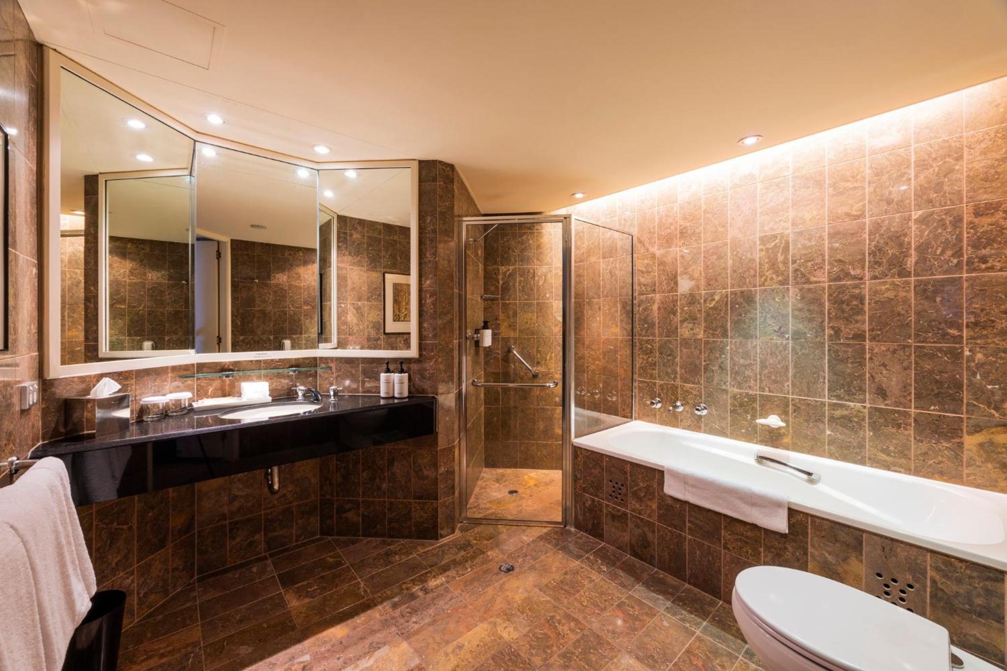 Classic King Room - High Floor - Photo 3