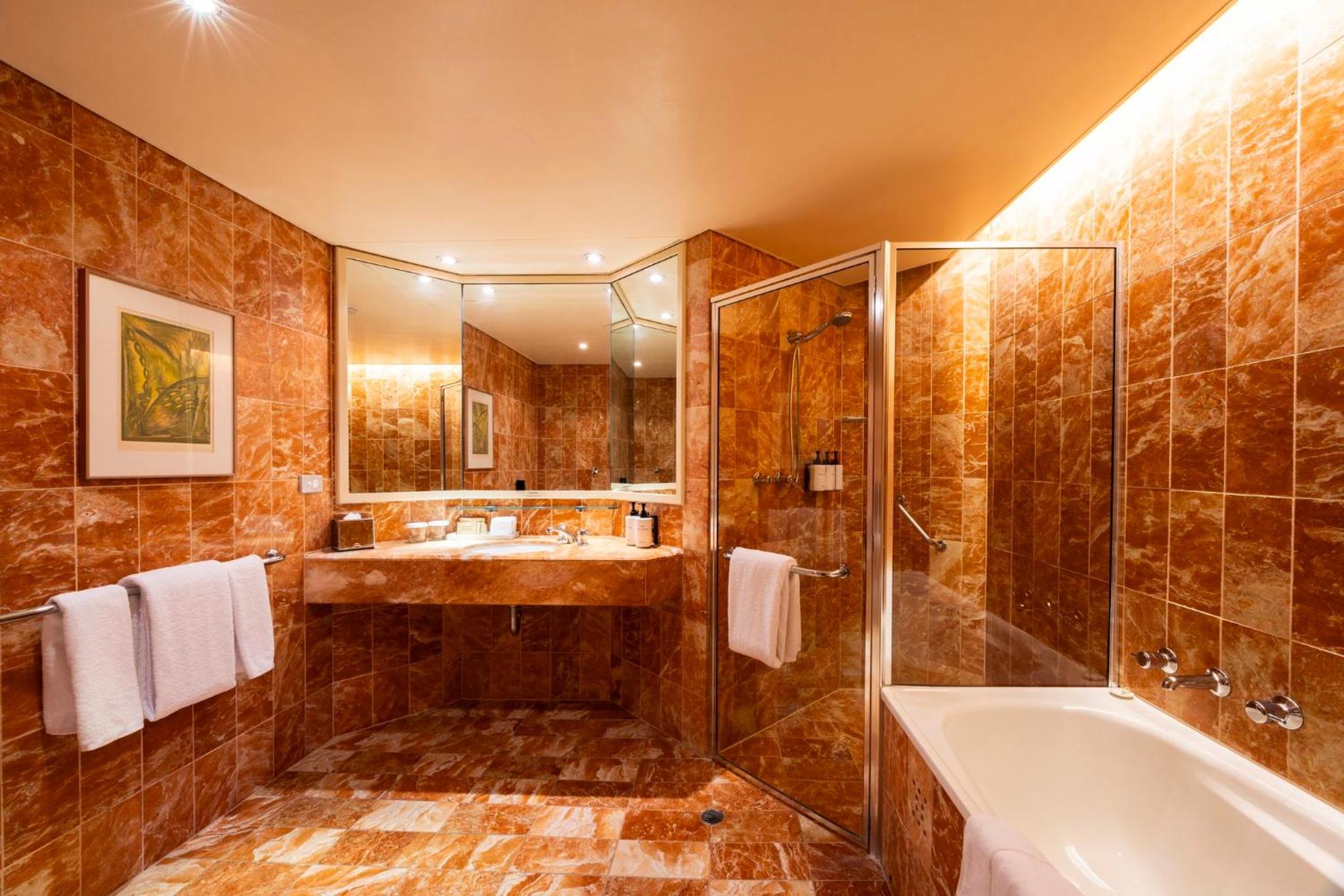 Classic King Room - Photo 3