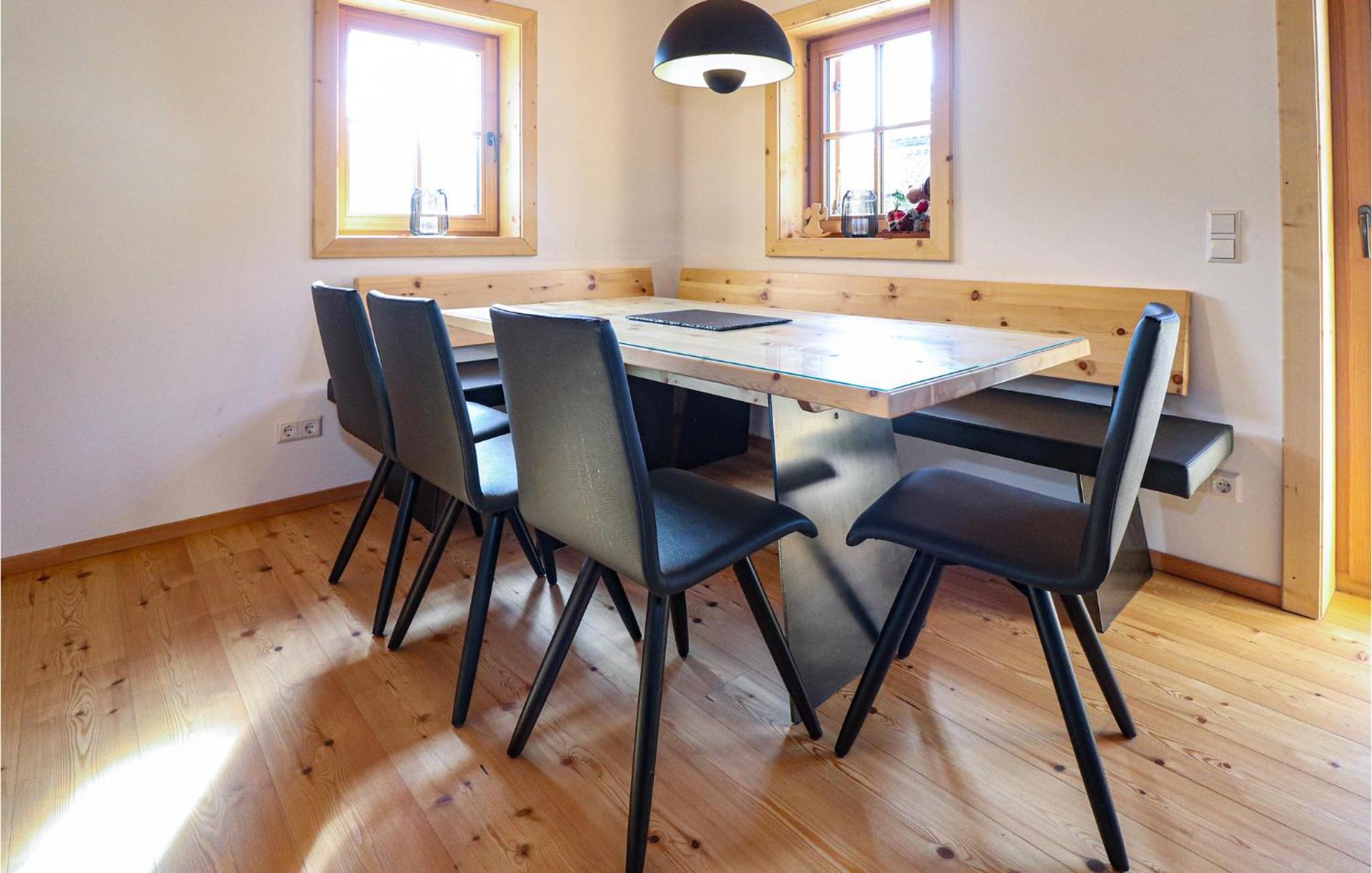 Three-Bedroom Vacation Home  photo 2