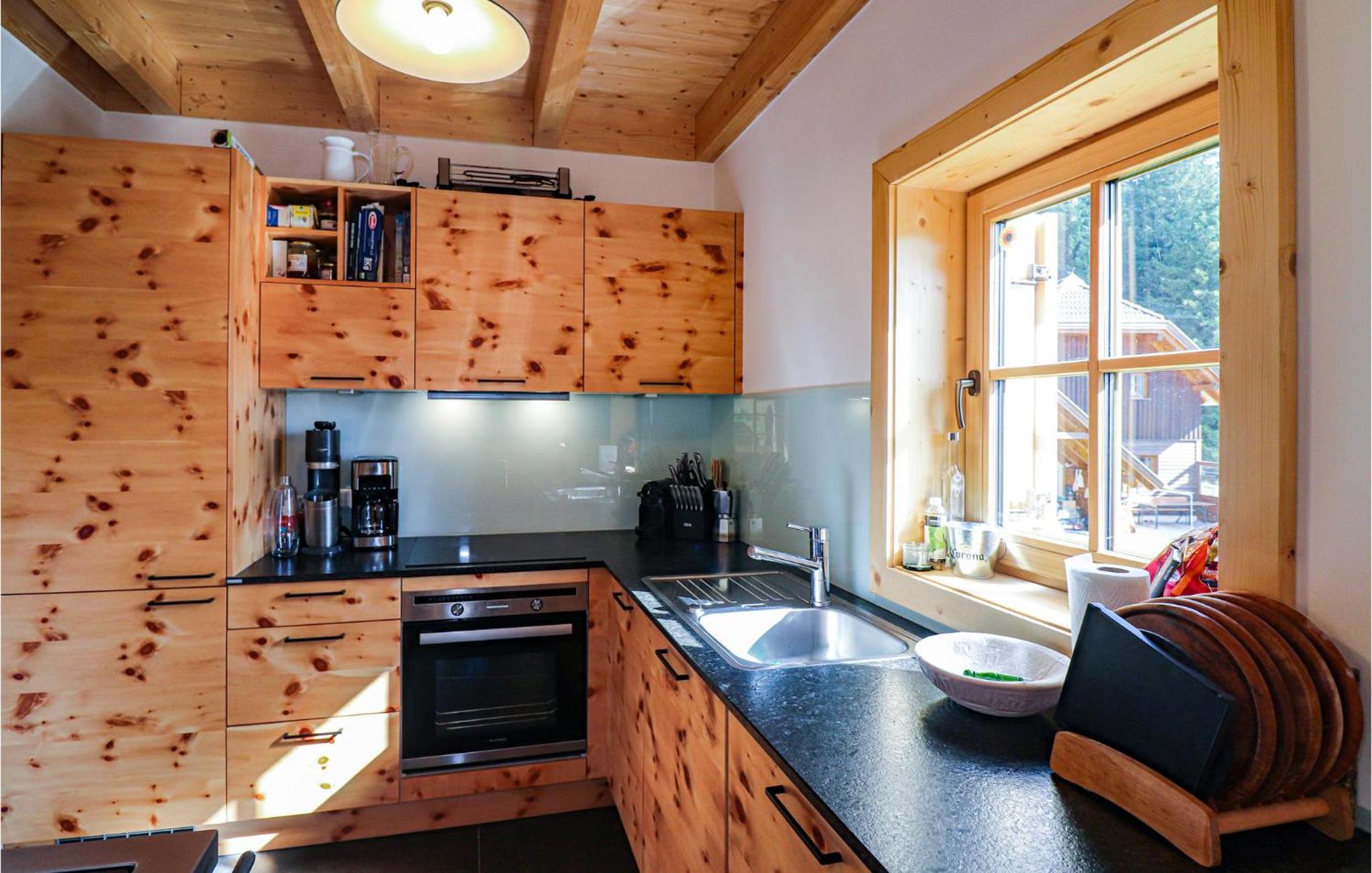 Three-Bedroom Vacation Home  photo 3