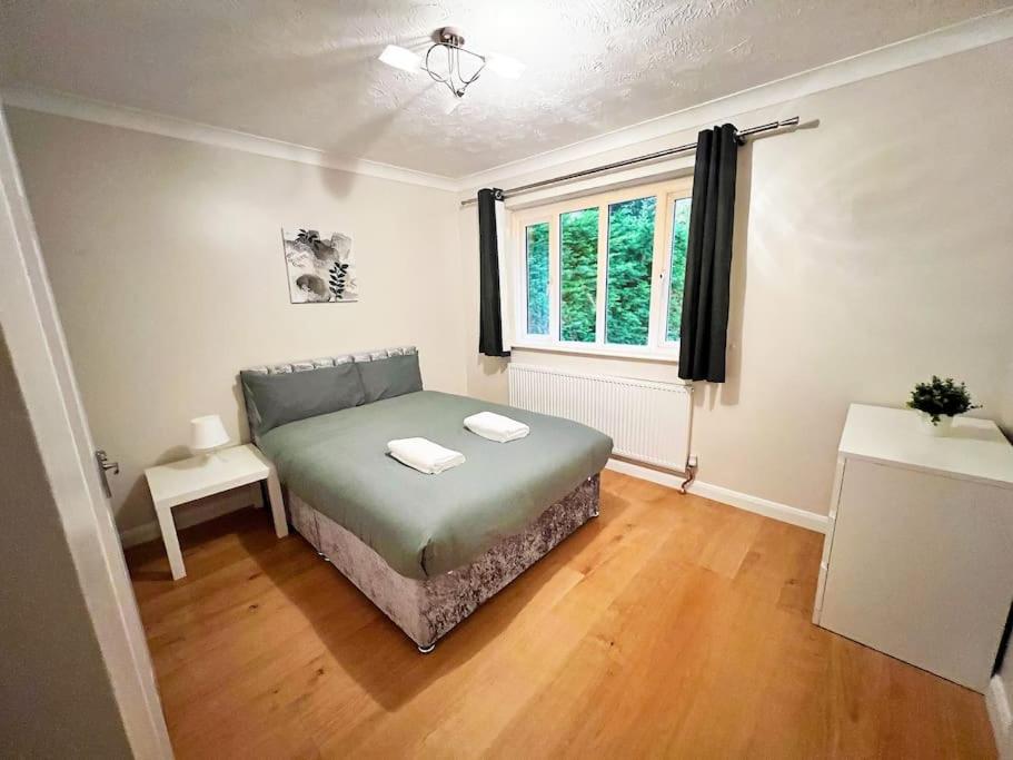 Three-Bedroom House photo 2