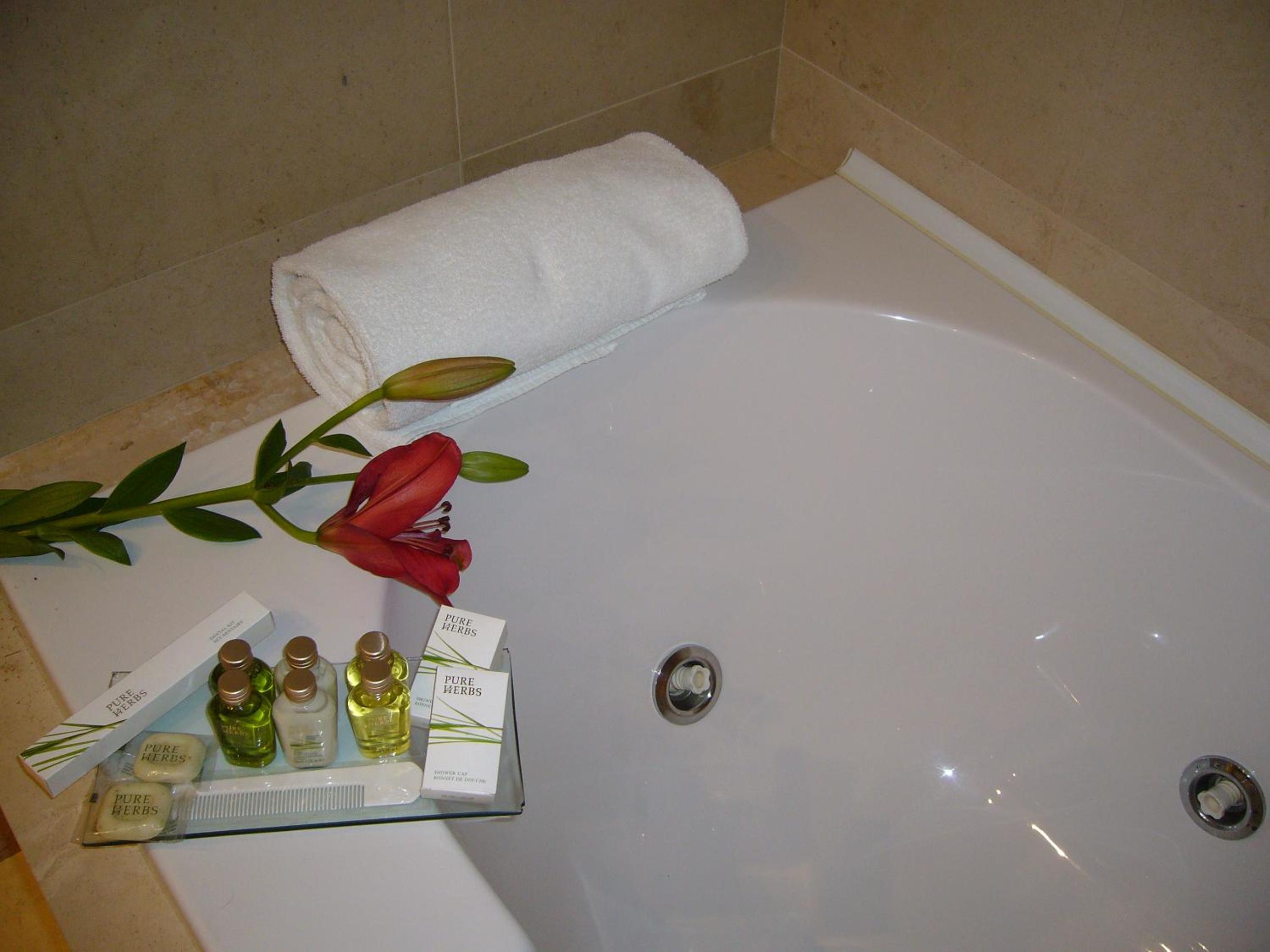 Double or Twin Room - Photo 4