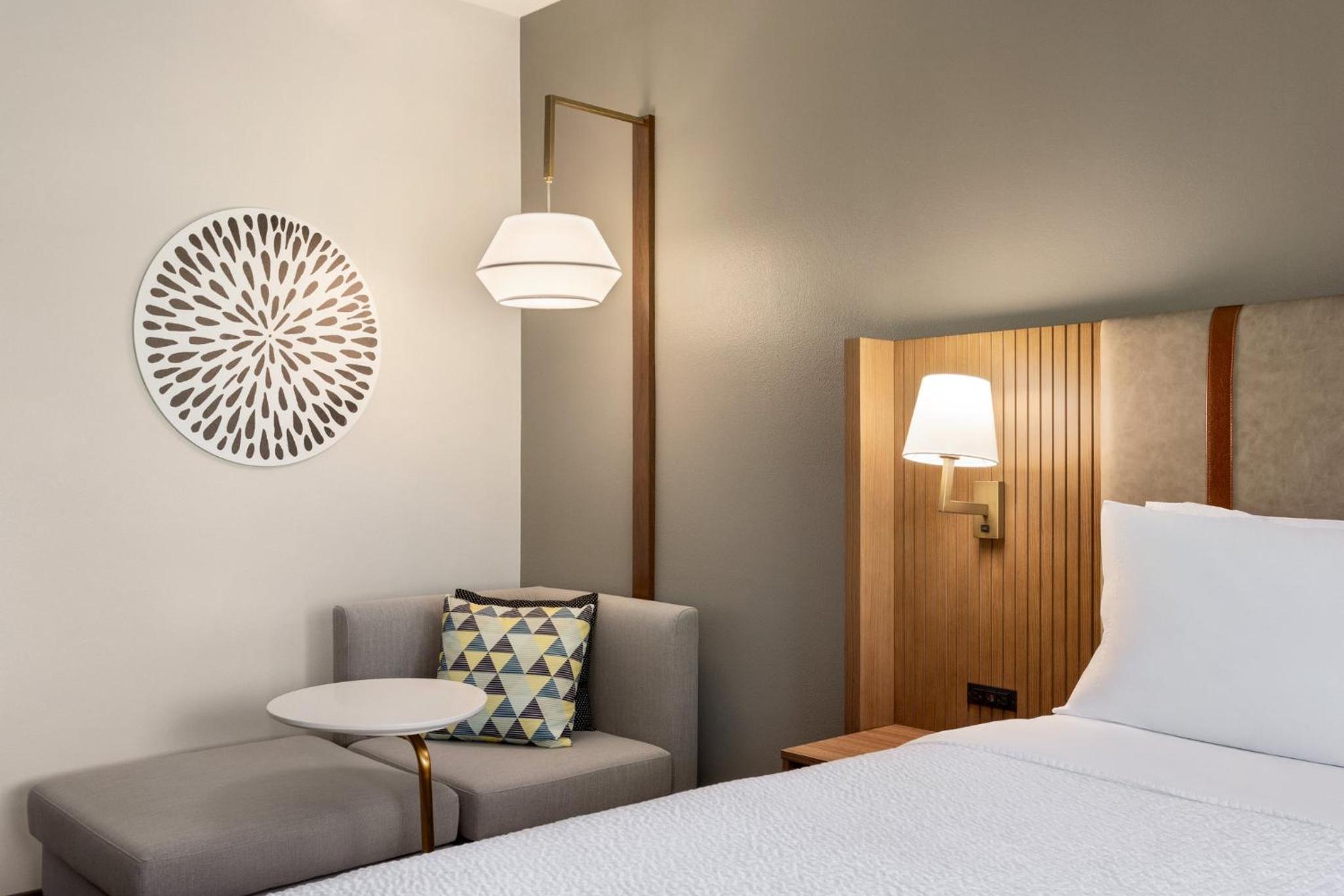 Standard King Room - Photo 2