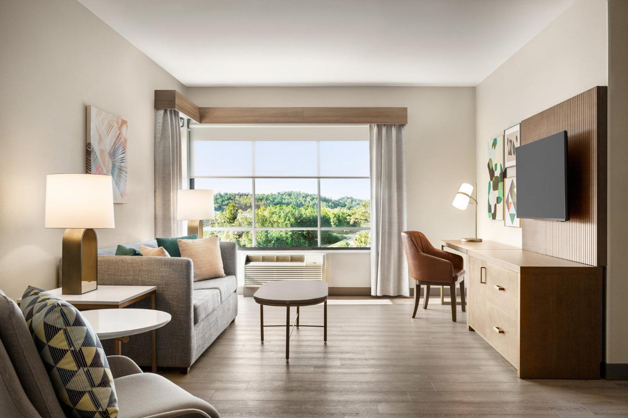 Queen Room - Hearing Accessible - Photo 4