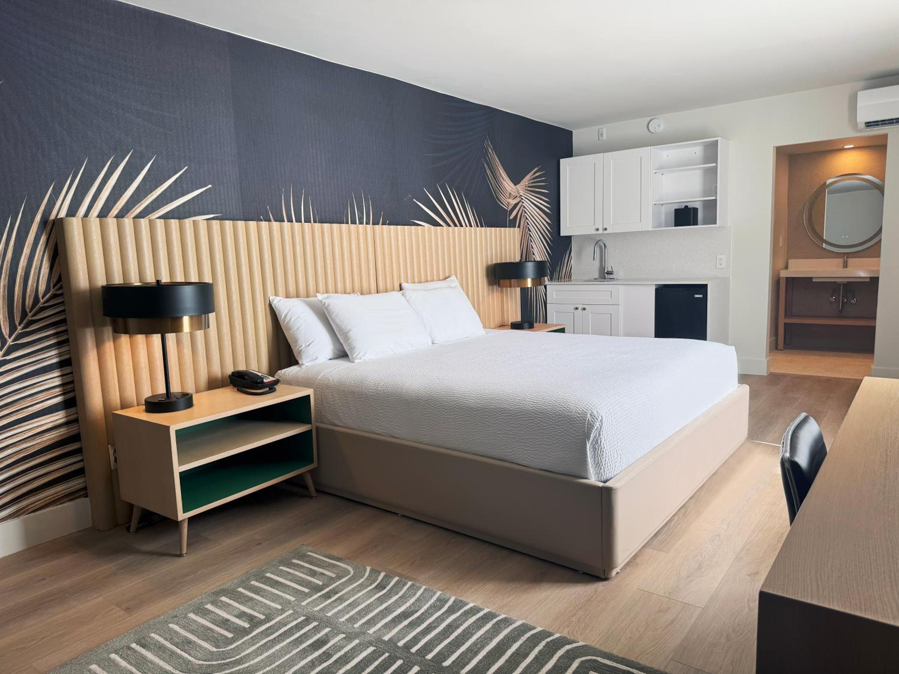 King Studio with Sofa Bed