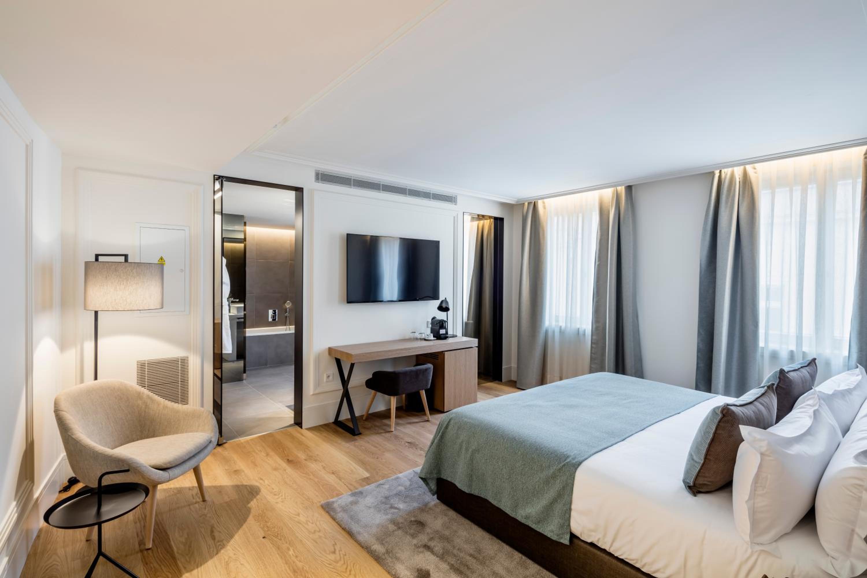 Large Single Room