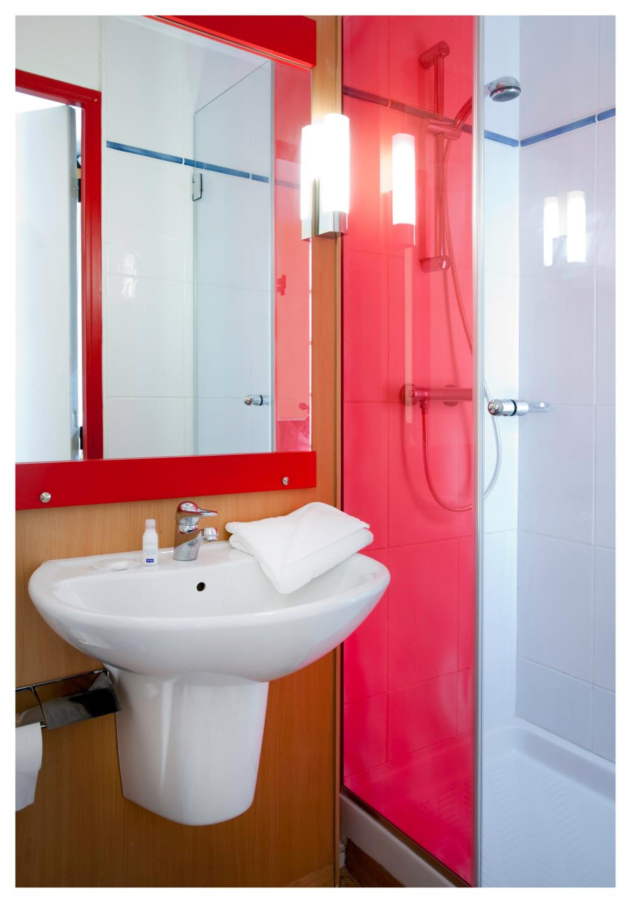Double Room - Photo 8