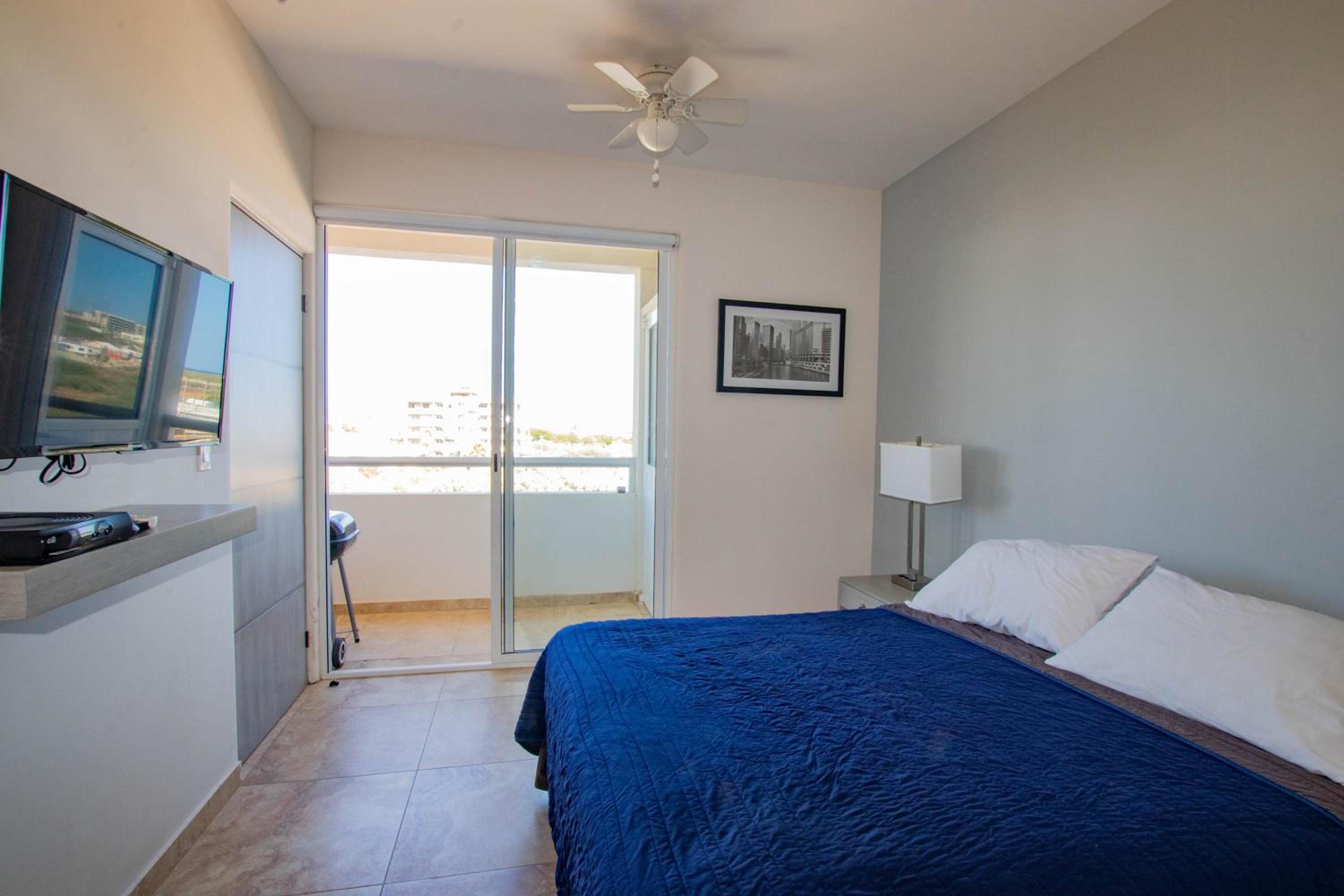 Two-Bedroom Apartment - Photo 31