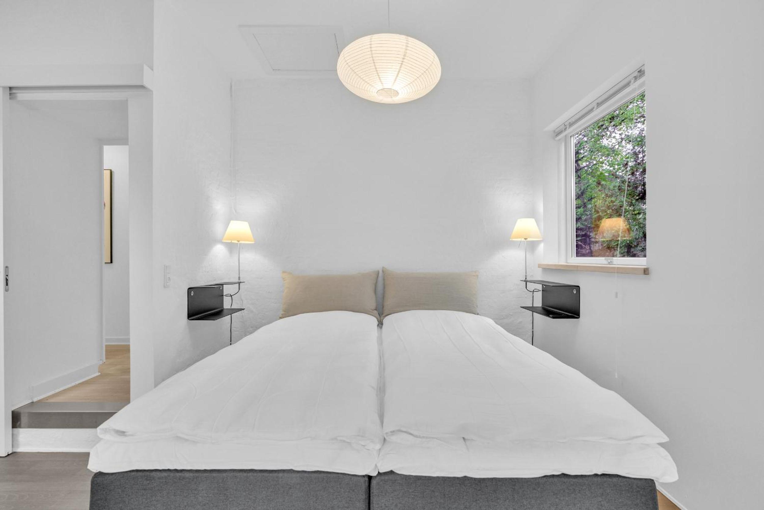 Three-Bedroom House photo 2