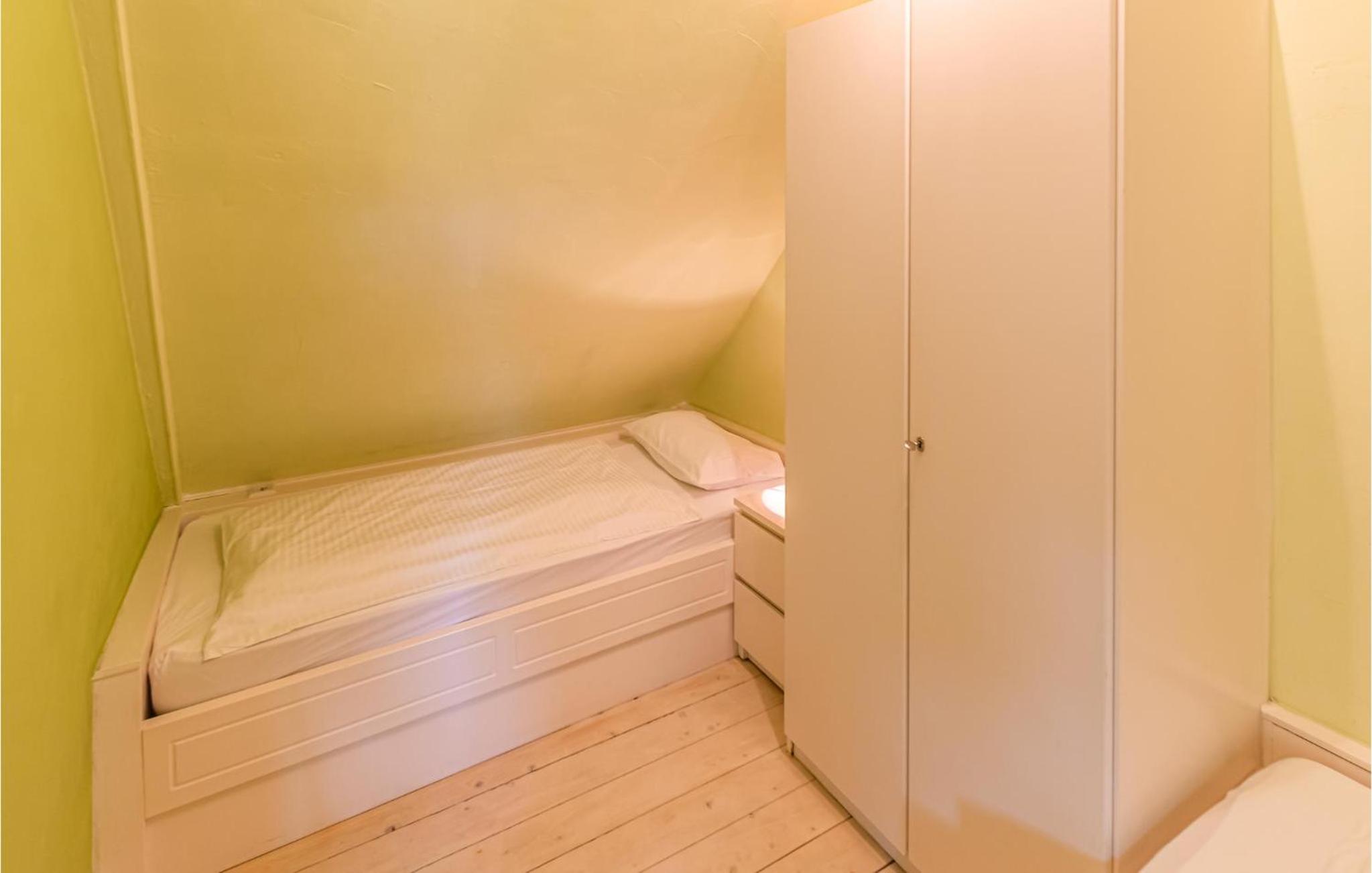 Two-Bedroom Holiday Home photo 2