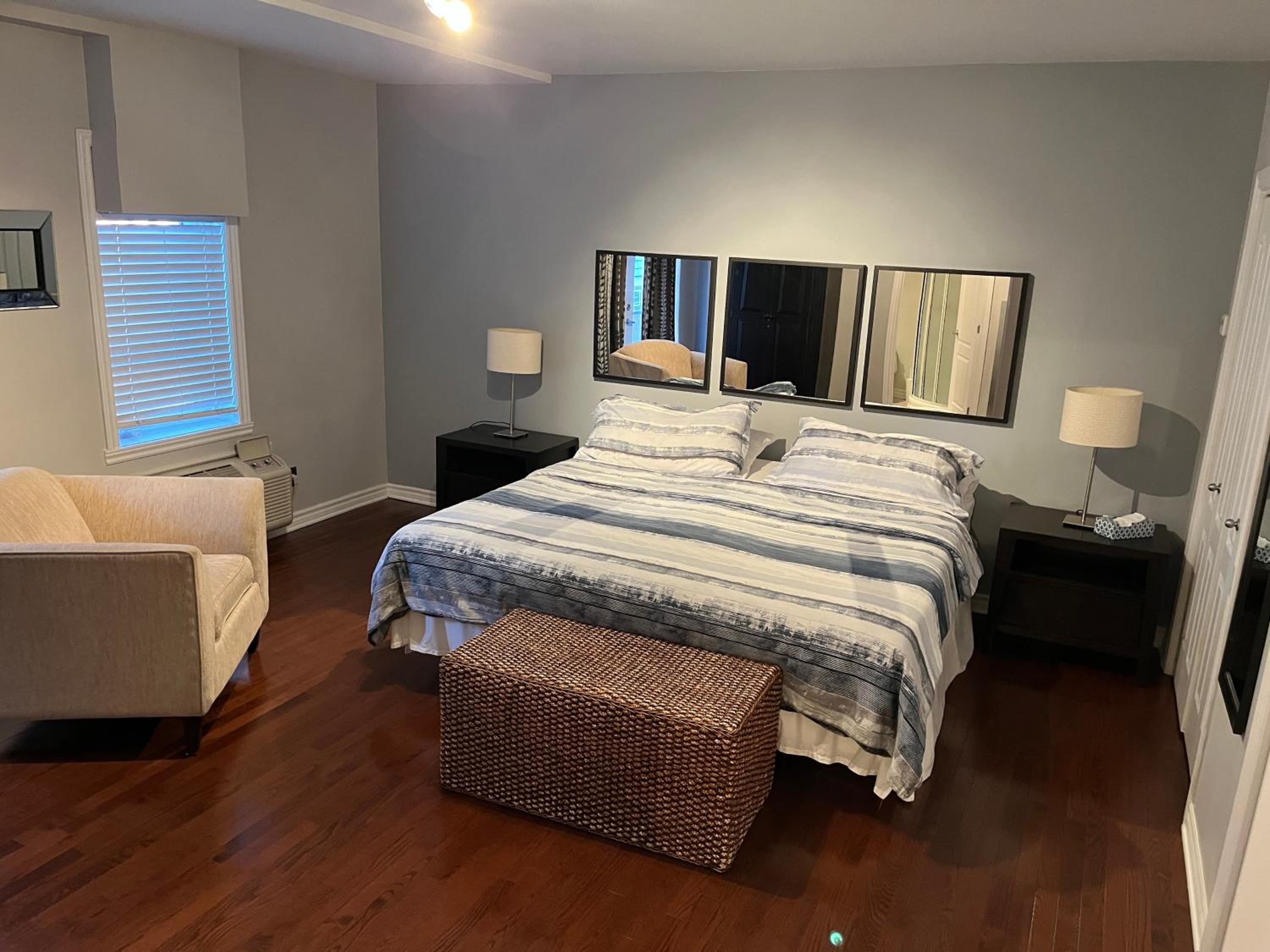 Presidential Suite 302 thumbnail 5